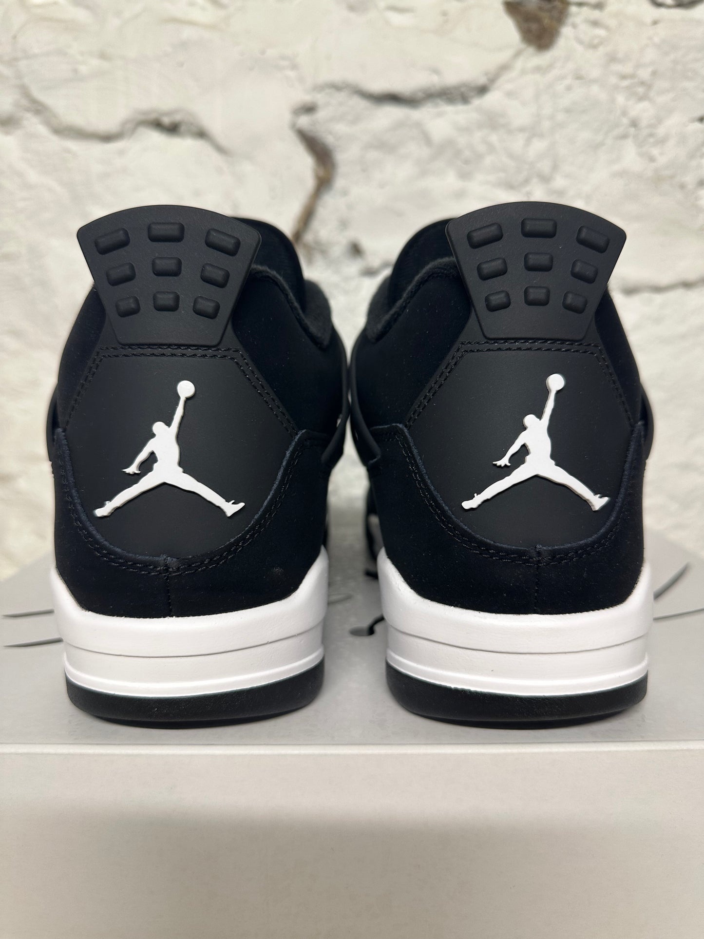 Air Jordan 4 White Thunder Sz 10 DS