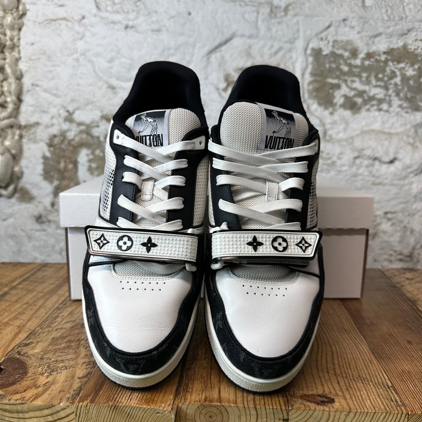 Louis Vuitton Black White Strap Trainer Sneaker Sz 10 (8.5LV)