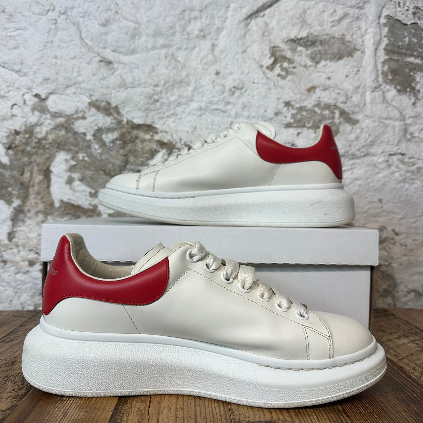 Alexander McQueen Red Tab White Beetle Sneaker Sz 8 (41)