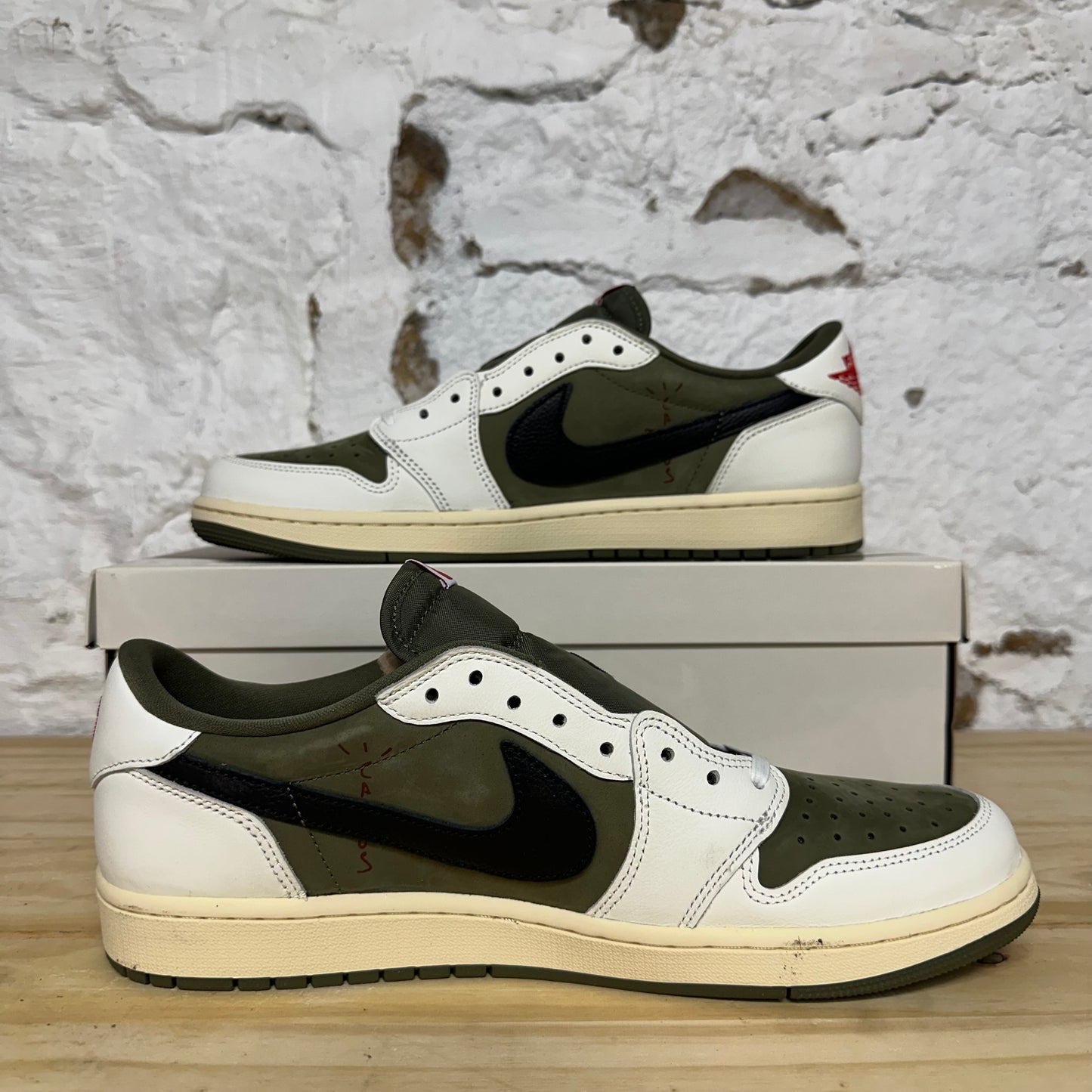 Air Jordan 1 Low Travis Scott Medium Olive Sz 12 DS