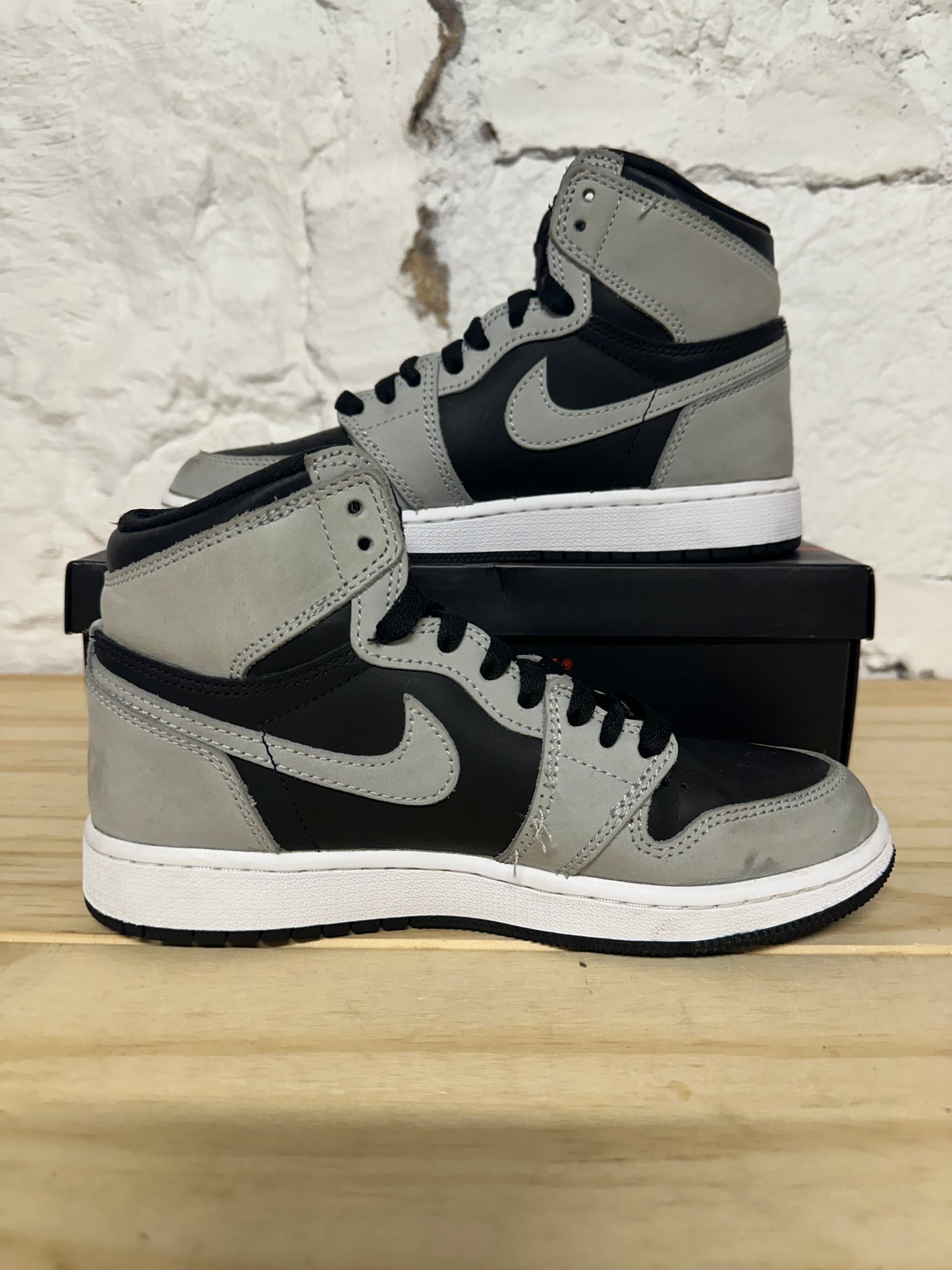 Air Jordan 1 High Shadow 2.0 Sz 4.5Y