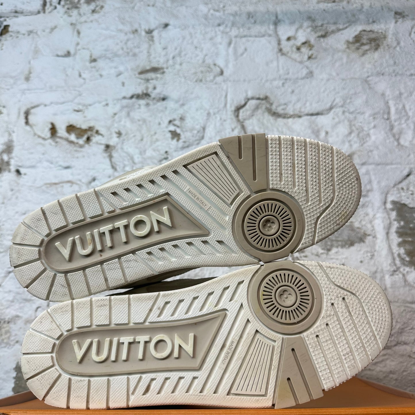 Louis Vuitton Beige Cream Skate Sneaker Sz 11.5(10LV)