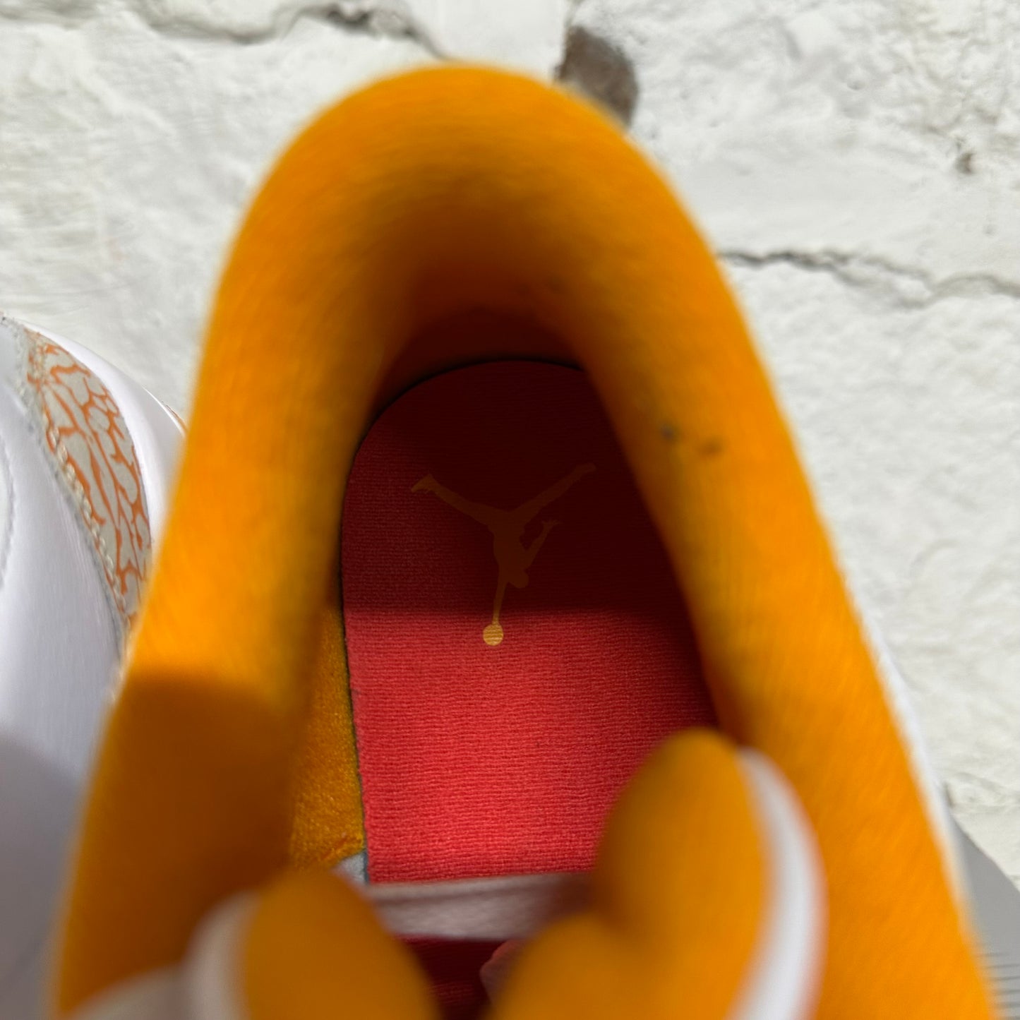 Air Jordan 3 Orange Citrus Sz 8.5 (10W)
