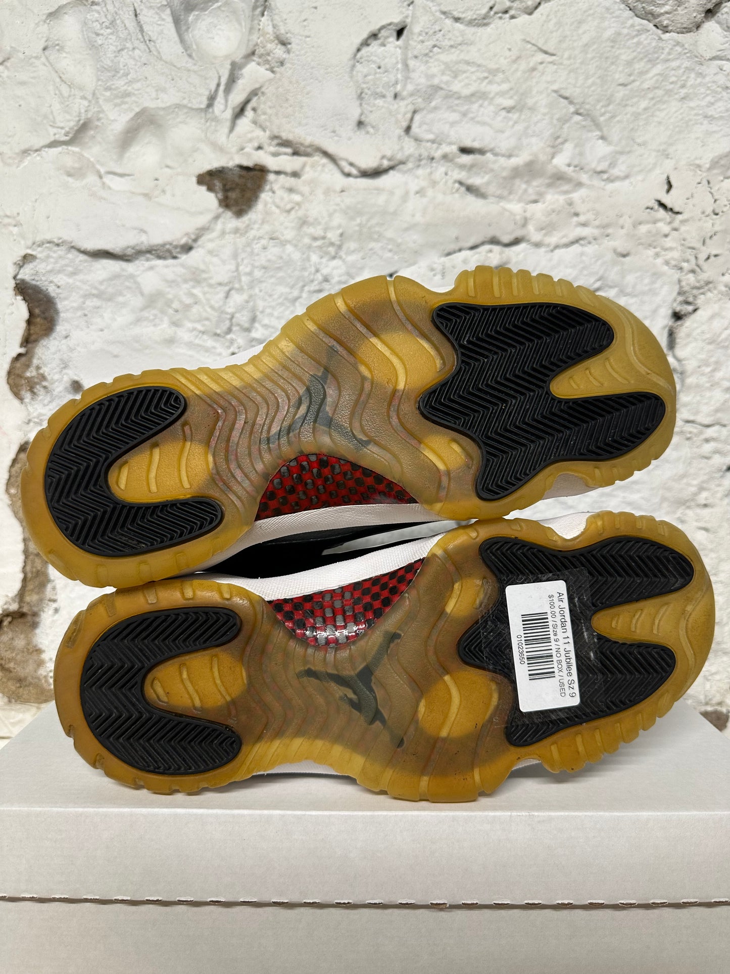 Air Jordan 11 High Jubilee Sz 9