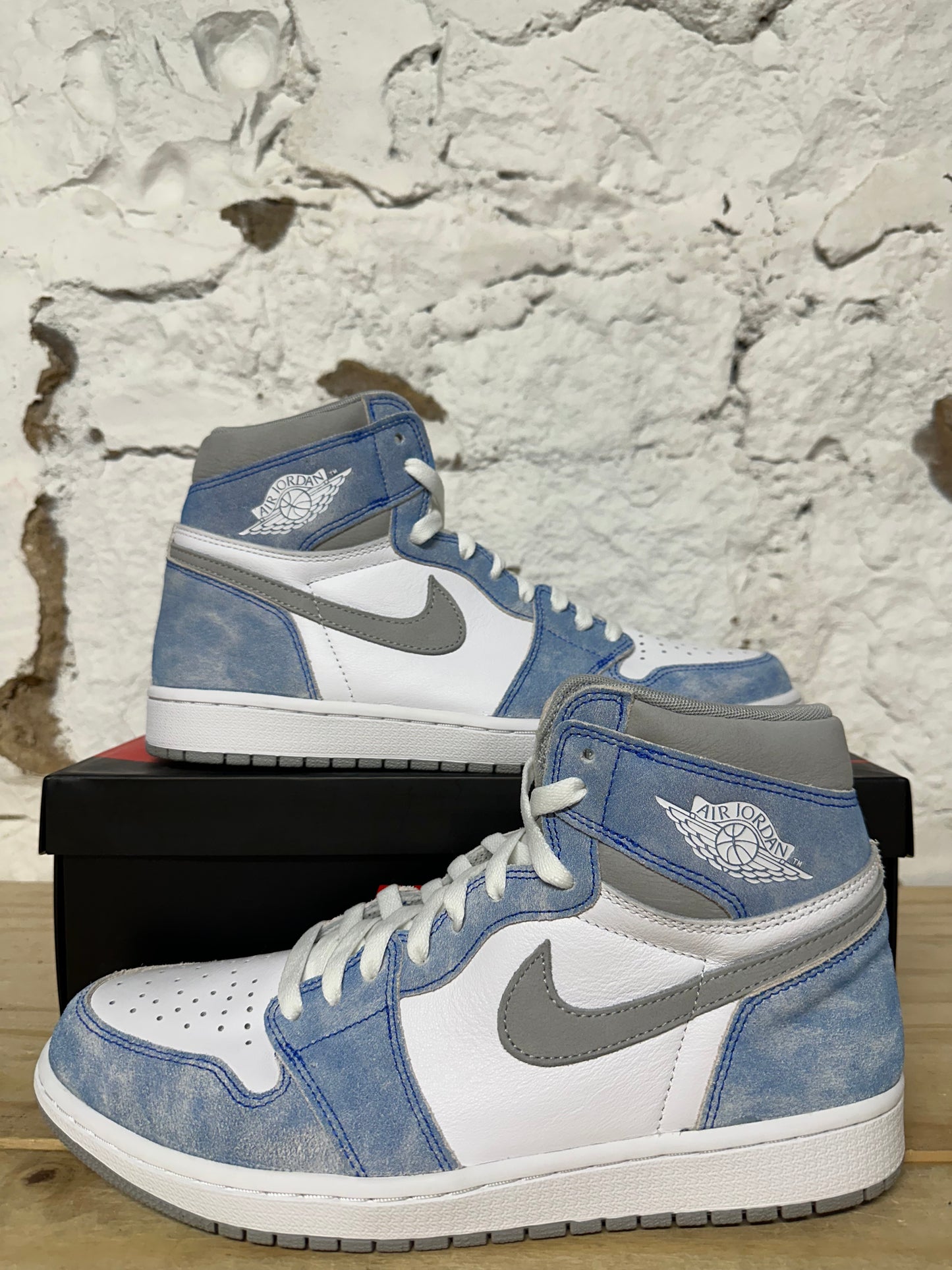 Air Jordan 1 High Hyper Royal Smoke Grey Sz 11