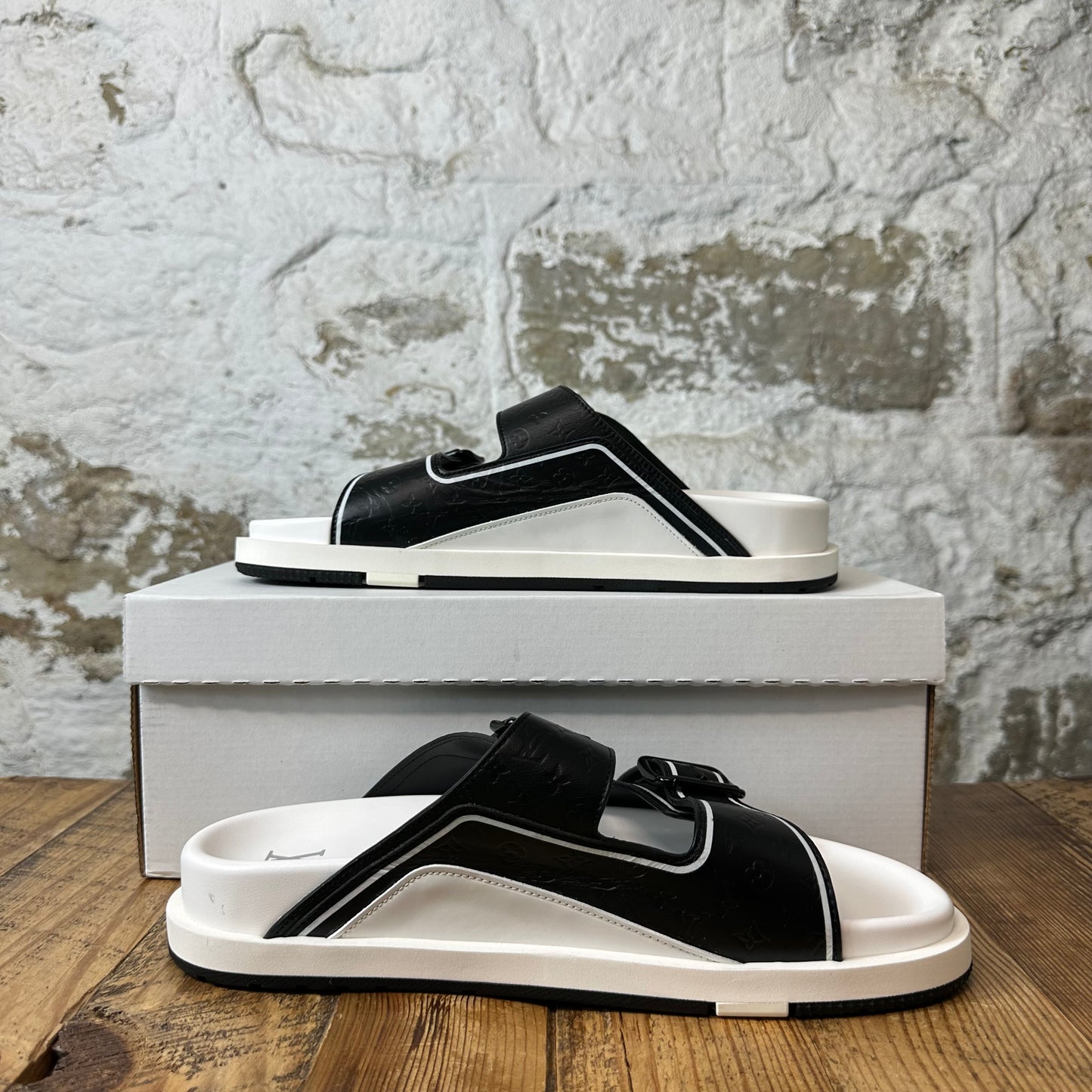 Louis Vuitton Black White Trainer Mule Sz 9.5 (8LV)