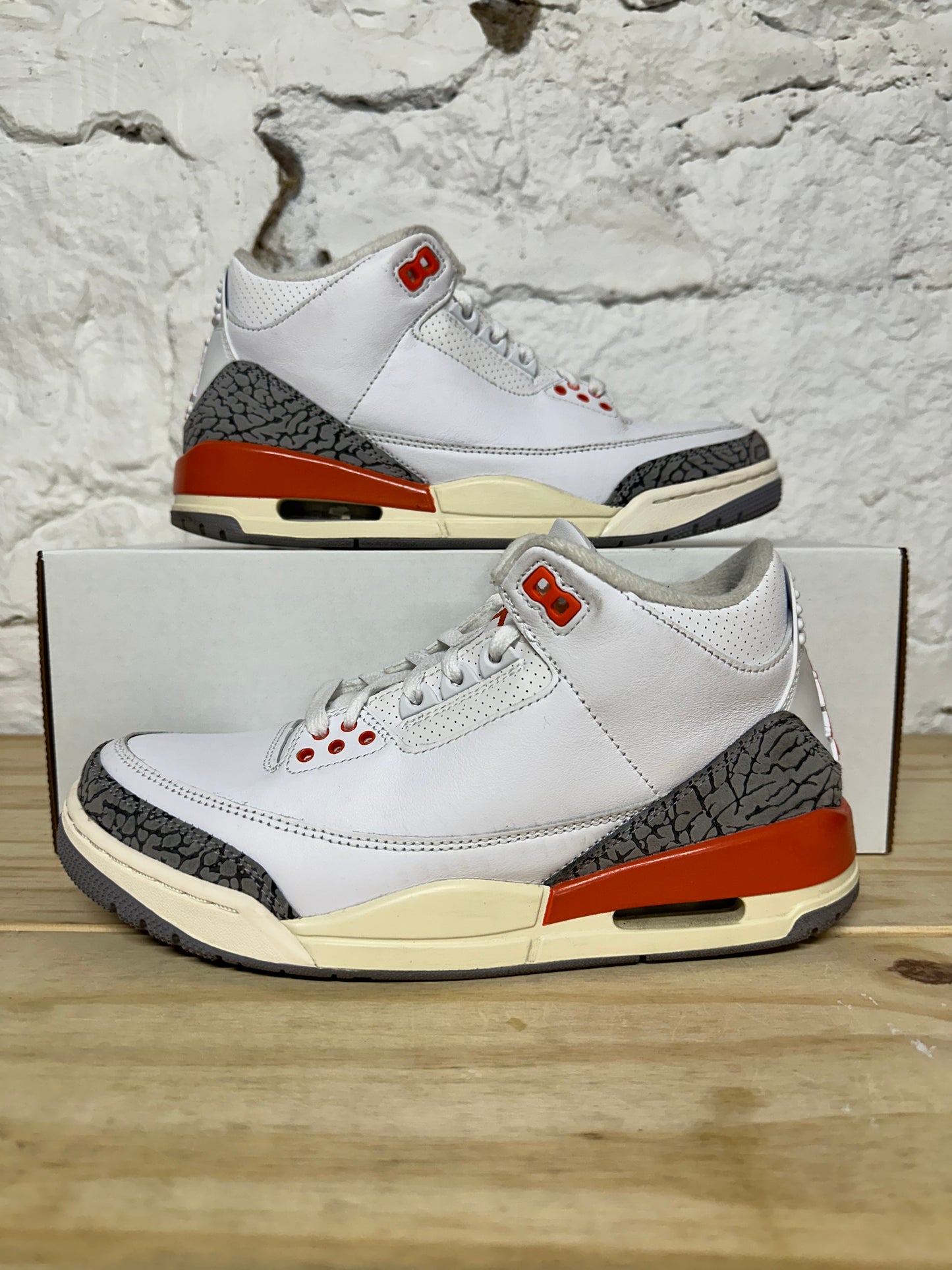 Air Jordan 3 Georgia Peach Sz 8 (9.5W)
