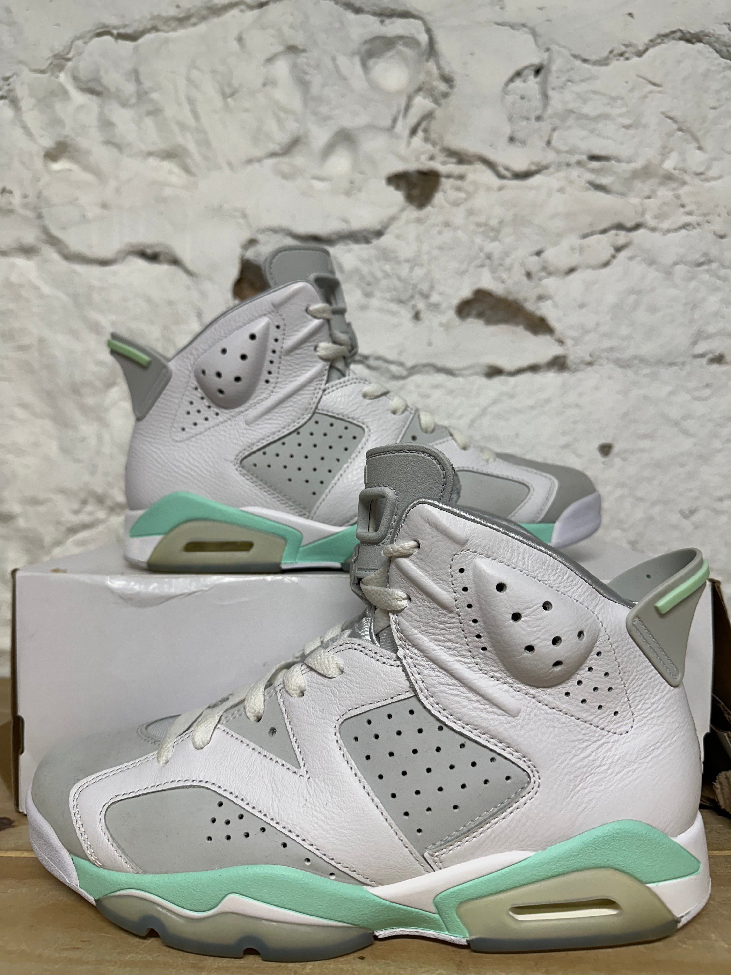 Air Jordan 6 Mint Foam Sz 8.5 (10W)