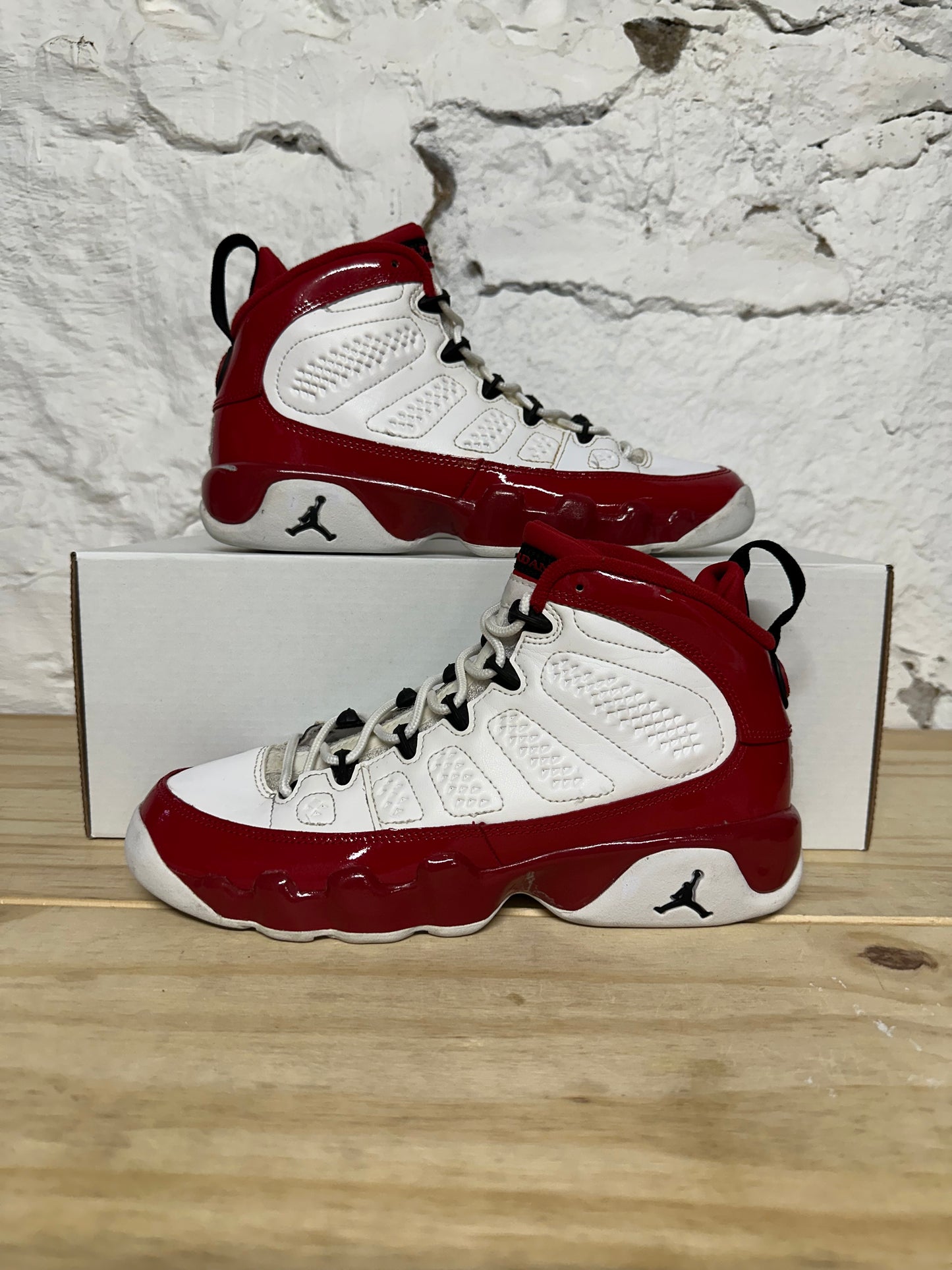 Air Jordan 9 Cherry Sz 5.5Y