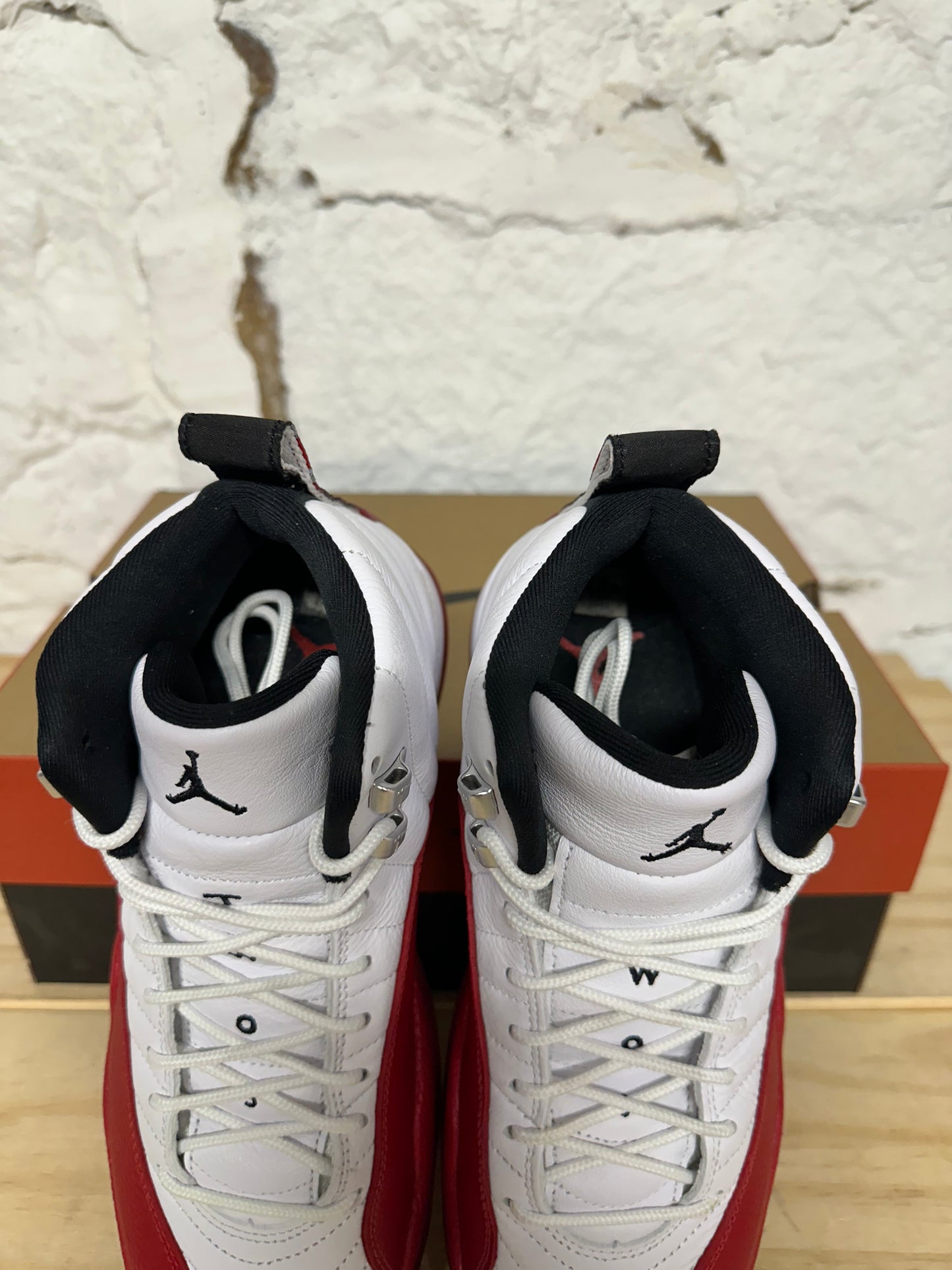 Air Jordan 12 Cherry Sz 8.5