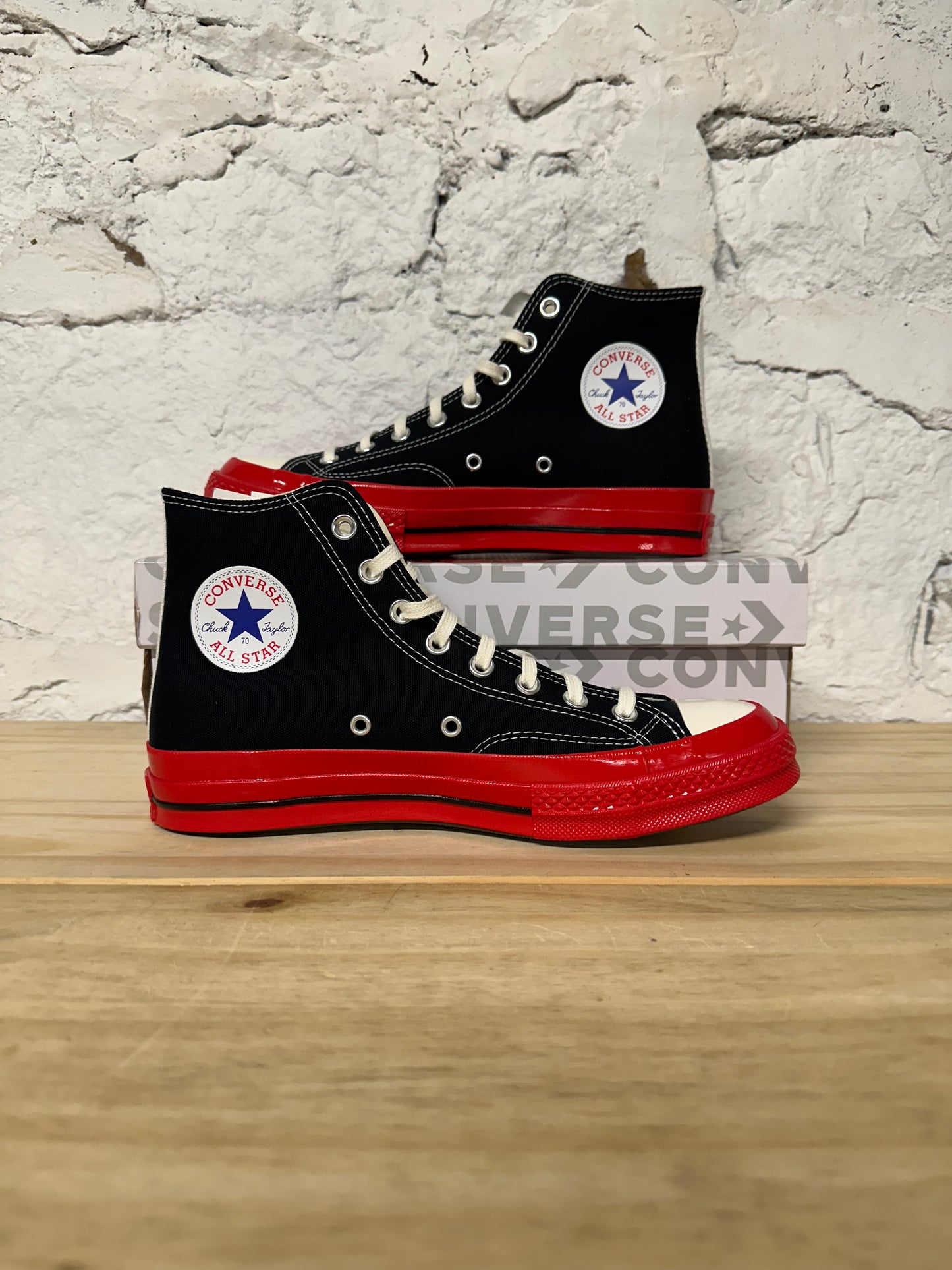 Converse CDG Red Black Sole Sz 8.5 DS