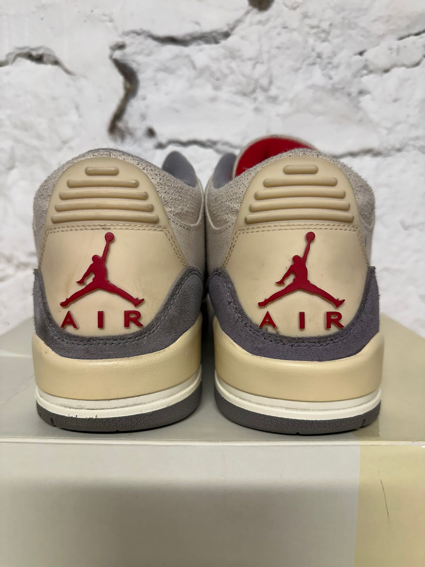 Air Jordan 3 Muslin Sz 10