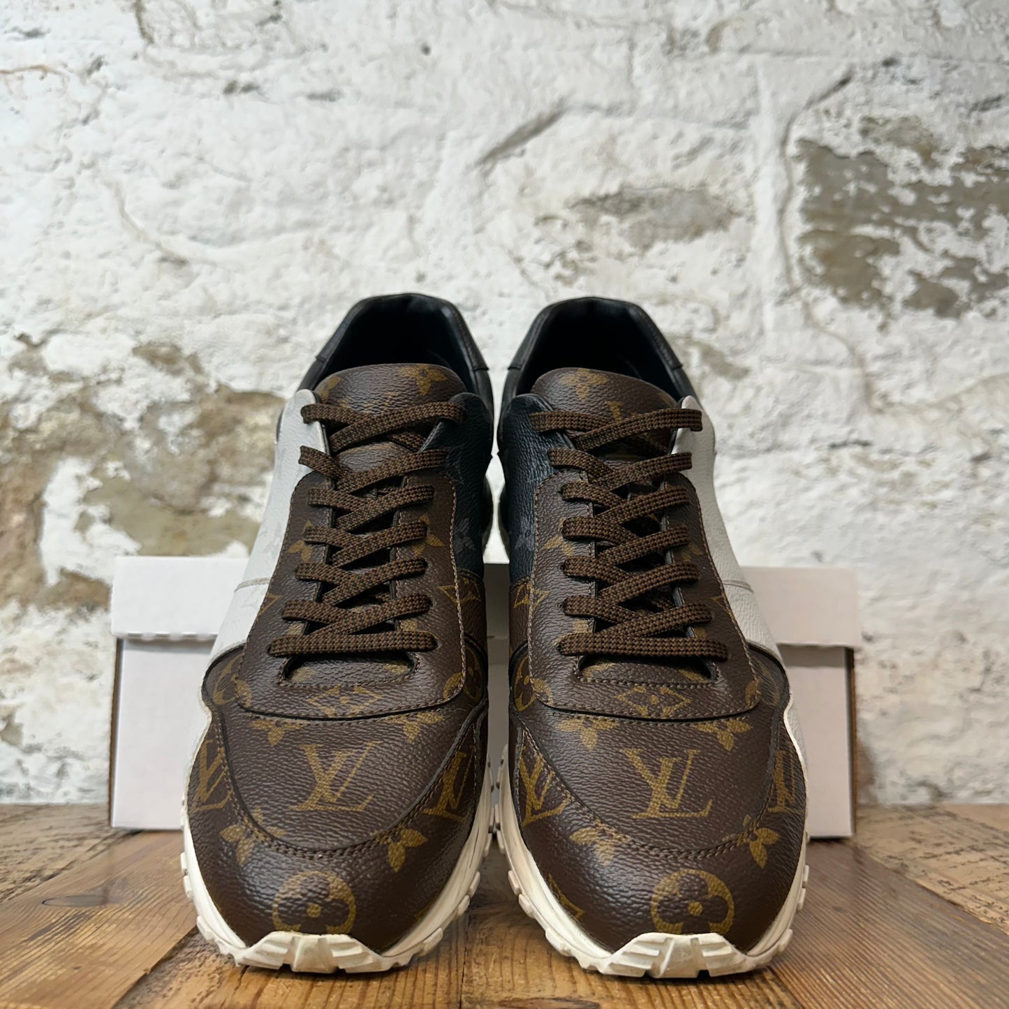 Louis Vuitton Multi Monogram Runaway Sneaker Sz 10.5 (9LV)
