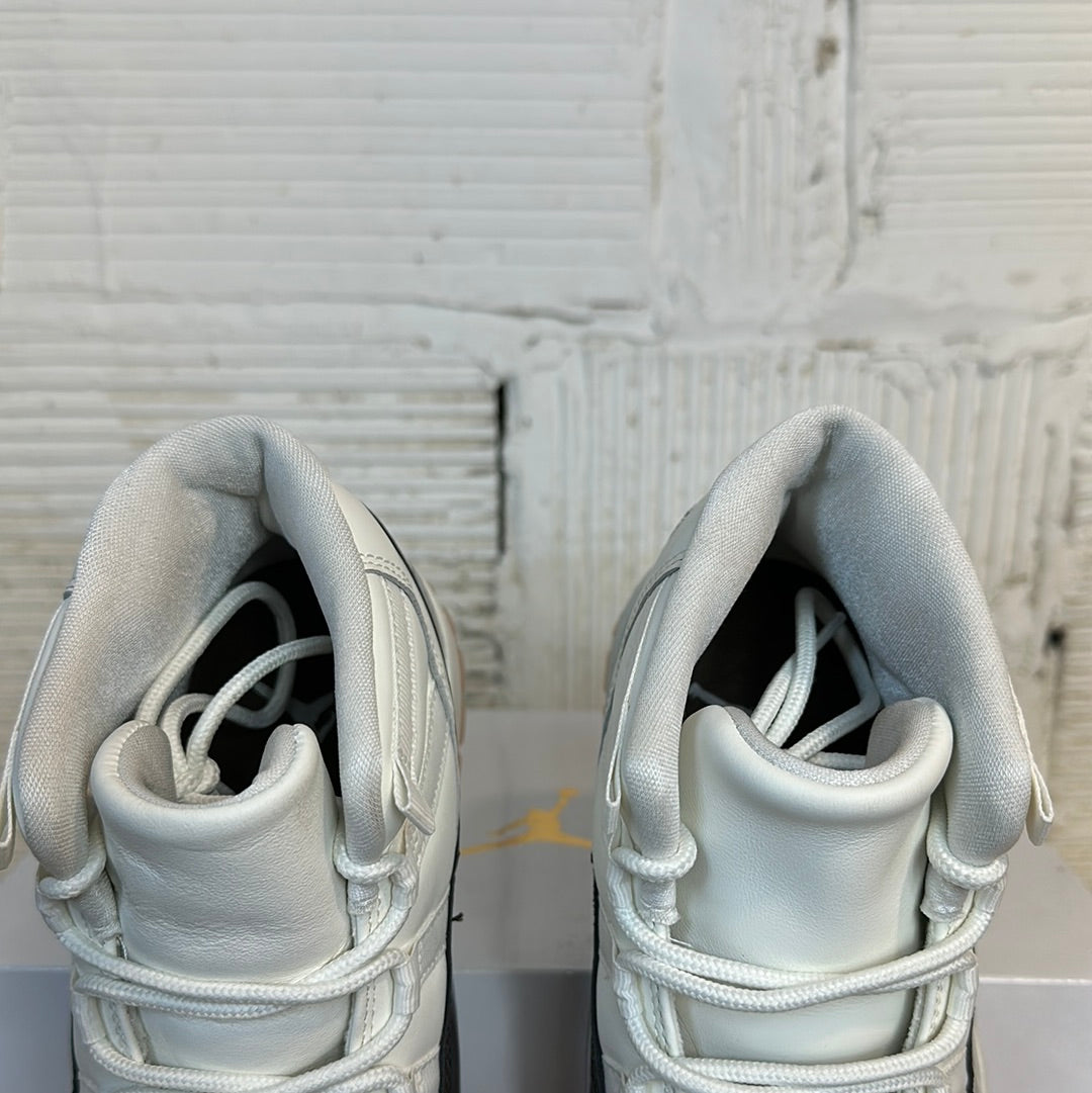 Air Jordan 11 High Neapolitan Sz 7.5 (9W)