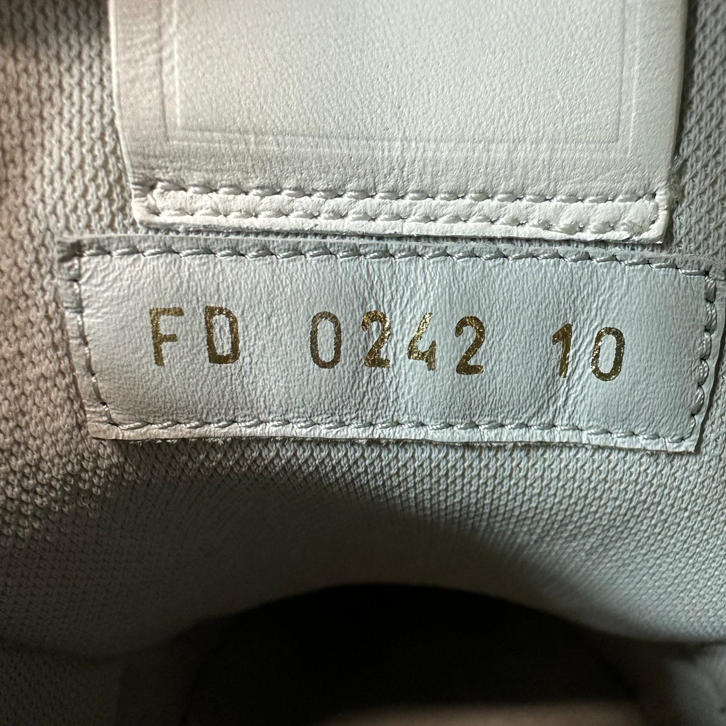 Louis Vuitton White Cream Trainer Sneaker Sz 11.5(10LV)