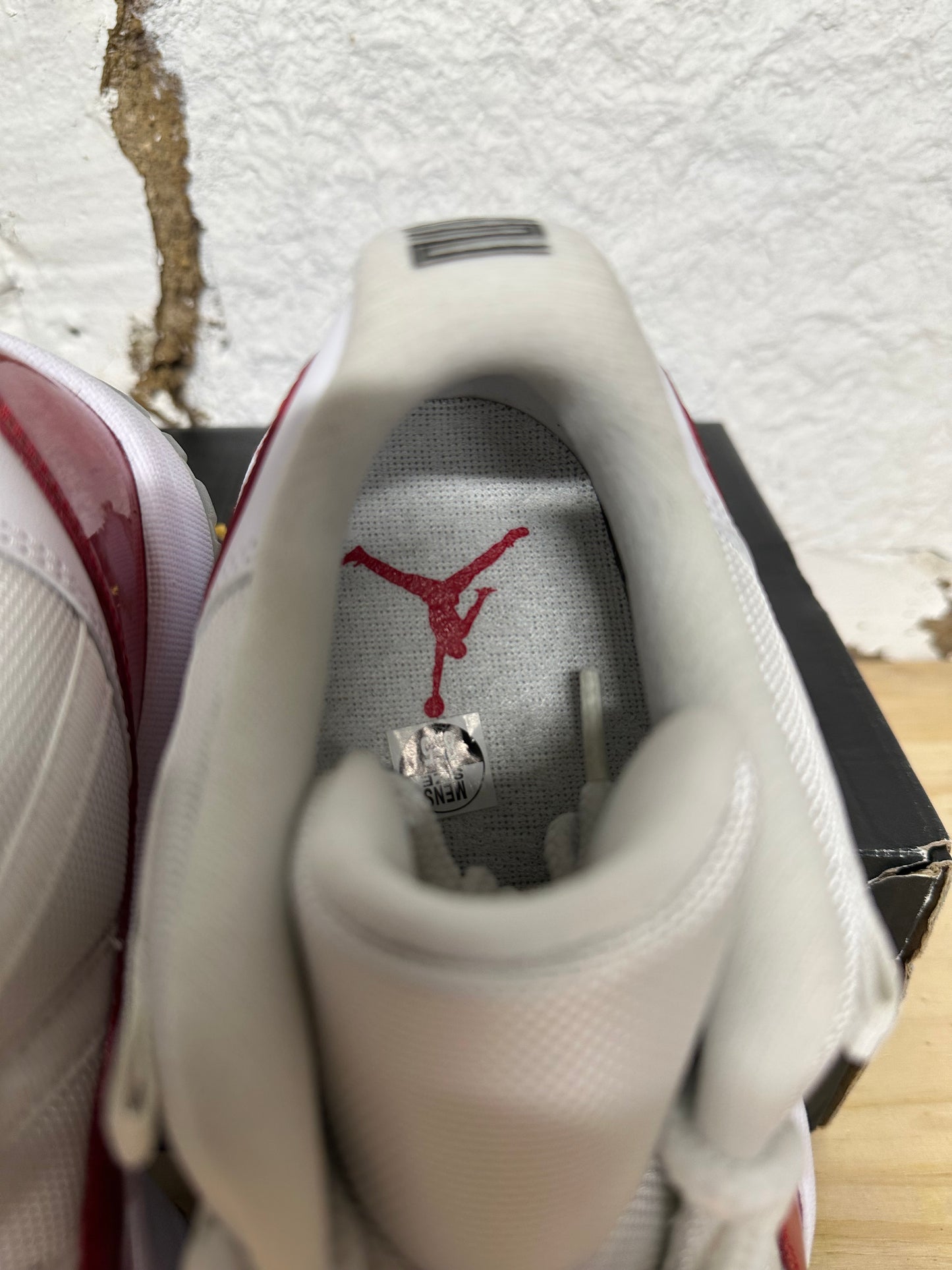 Air Jordan 11 Low Cherry Sz 8.5 DS