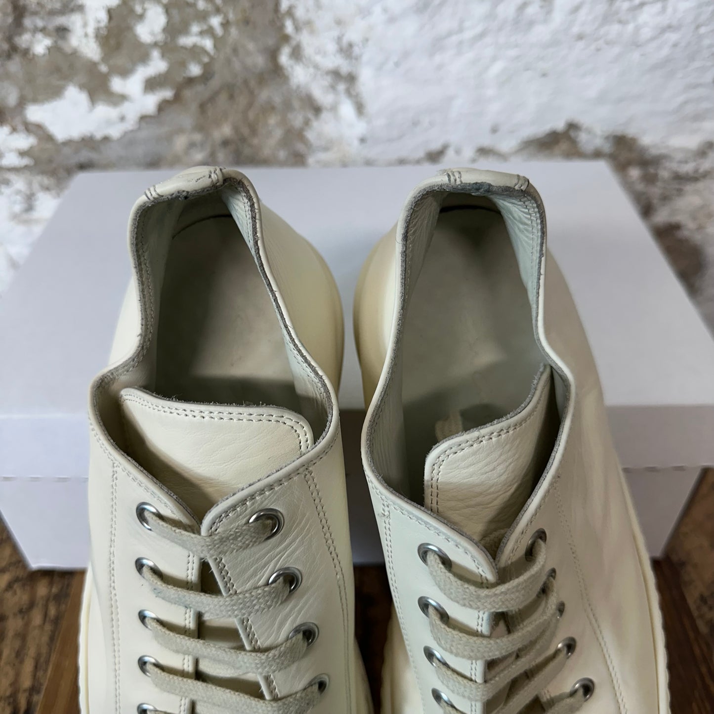 Rick Owens Low Triple Milk Sneaker Sz 9 (42)