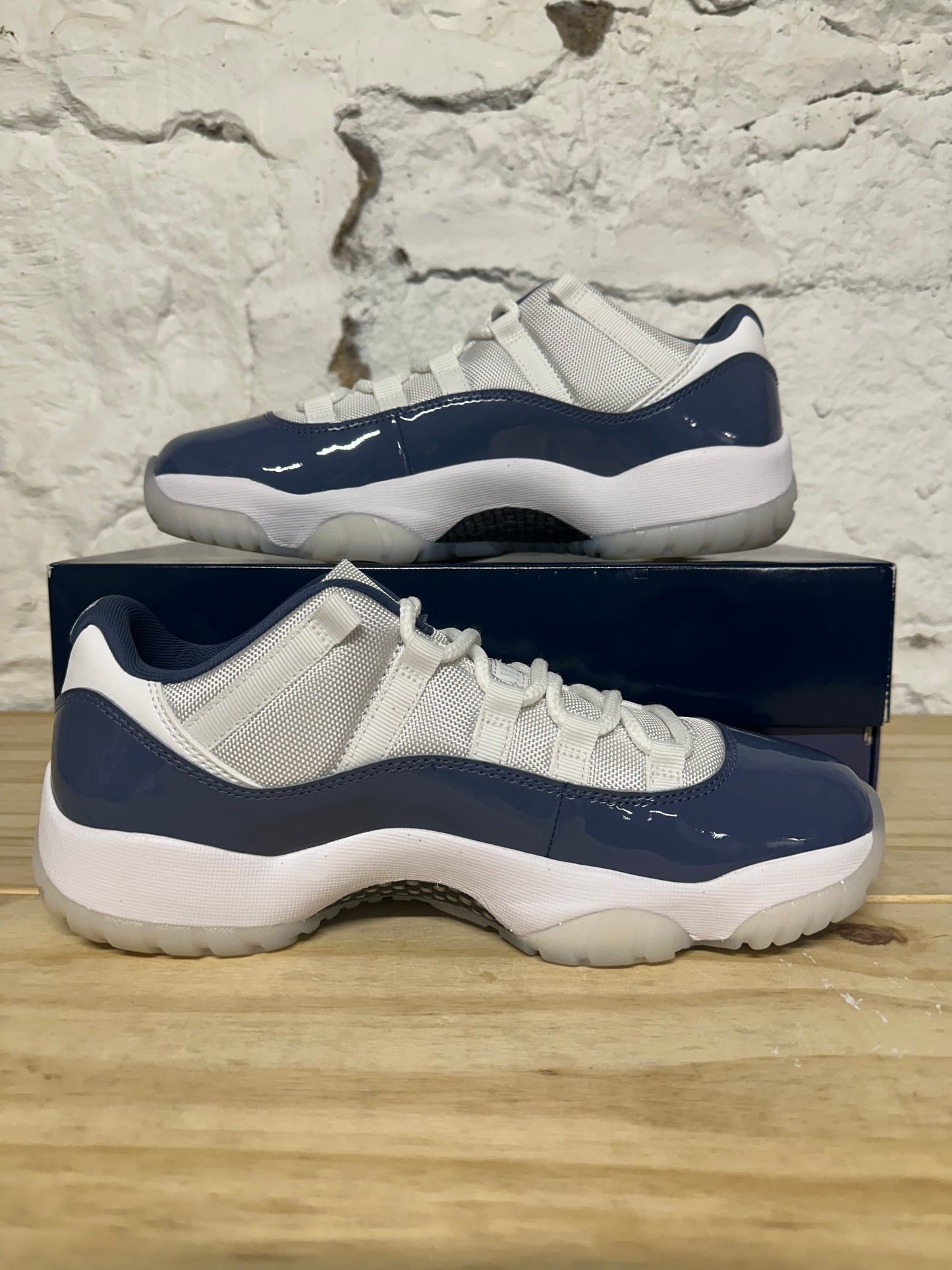 Air Jordan 11 Low Diffused Blue Sz 9 DS