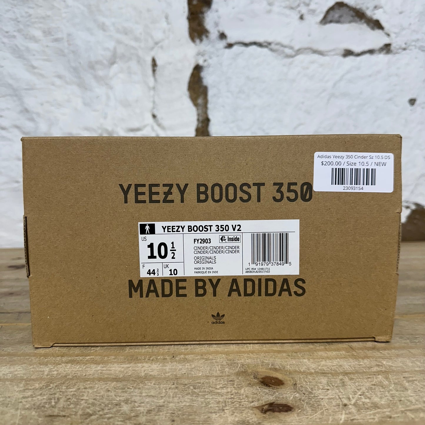 Yeezy 350 V2 Cinder Sz 10.5 DS