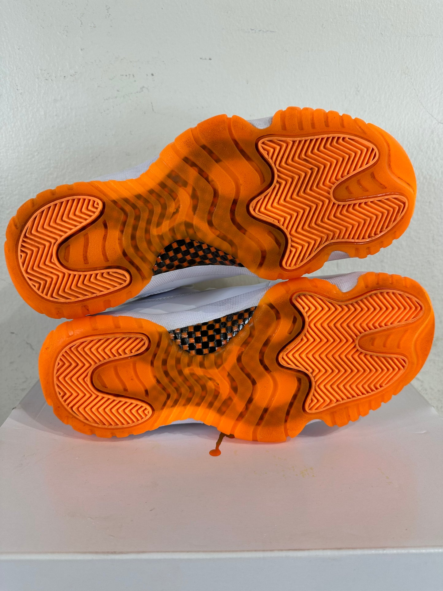 Air Jordan 11 Low Citrus (2021) Sz 6.5Y(8W)