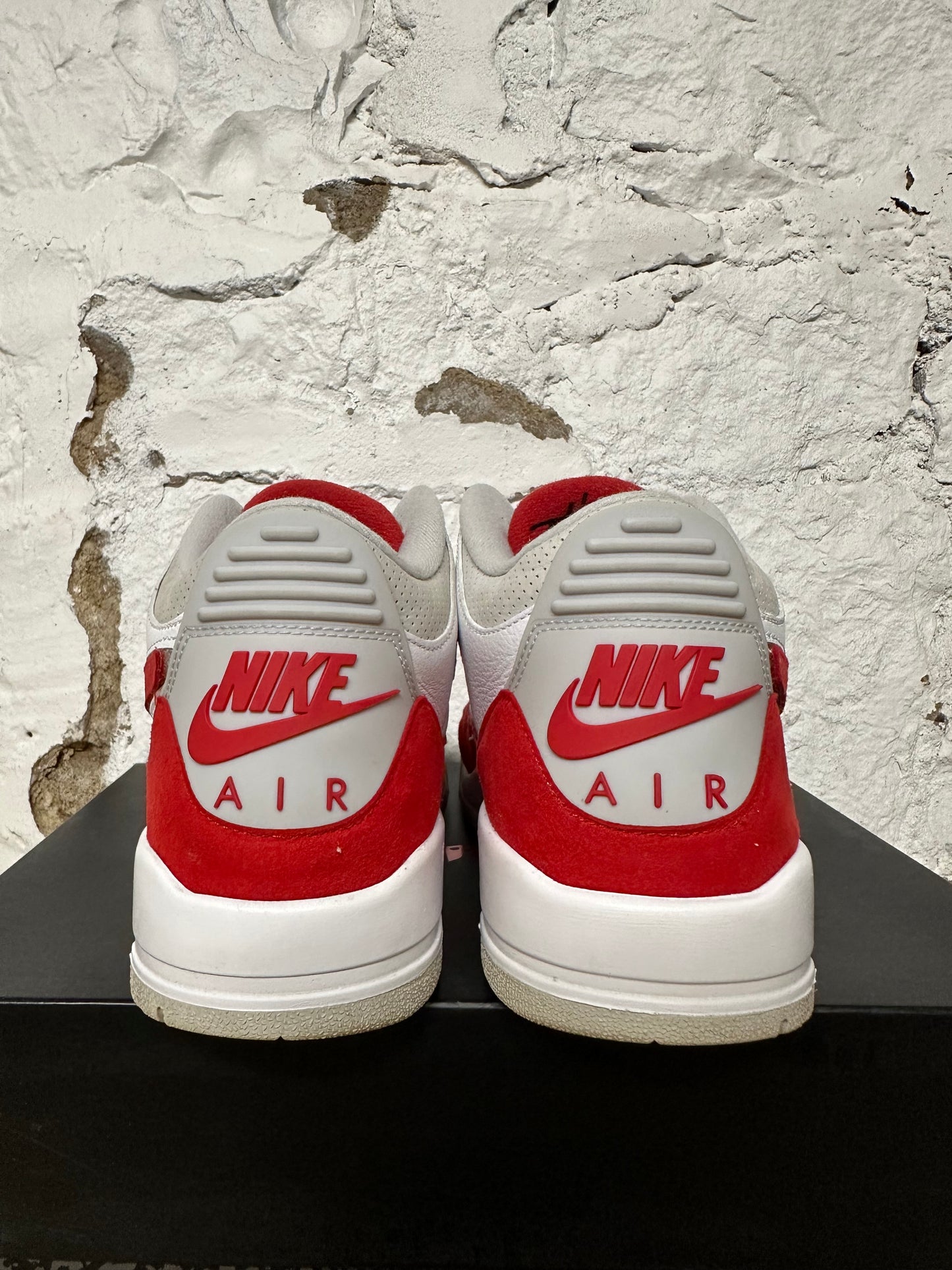 Air Jordan 3 Tinker Hatfield University Red Sz 10.5