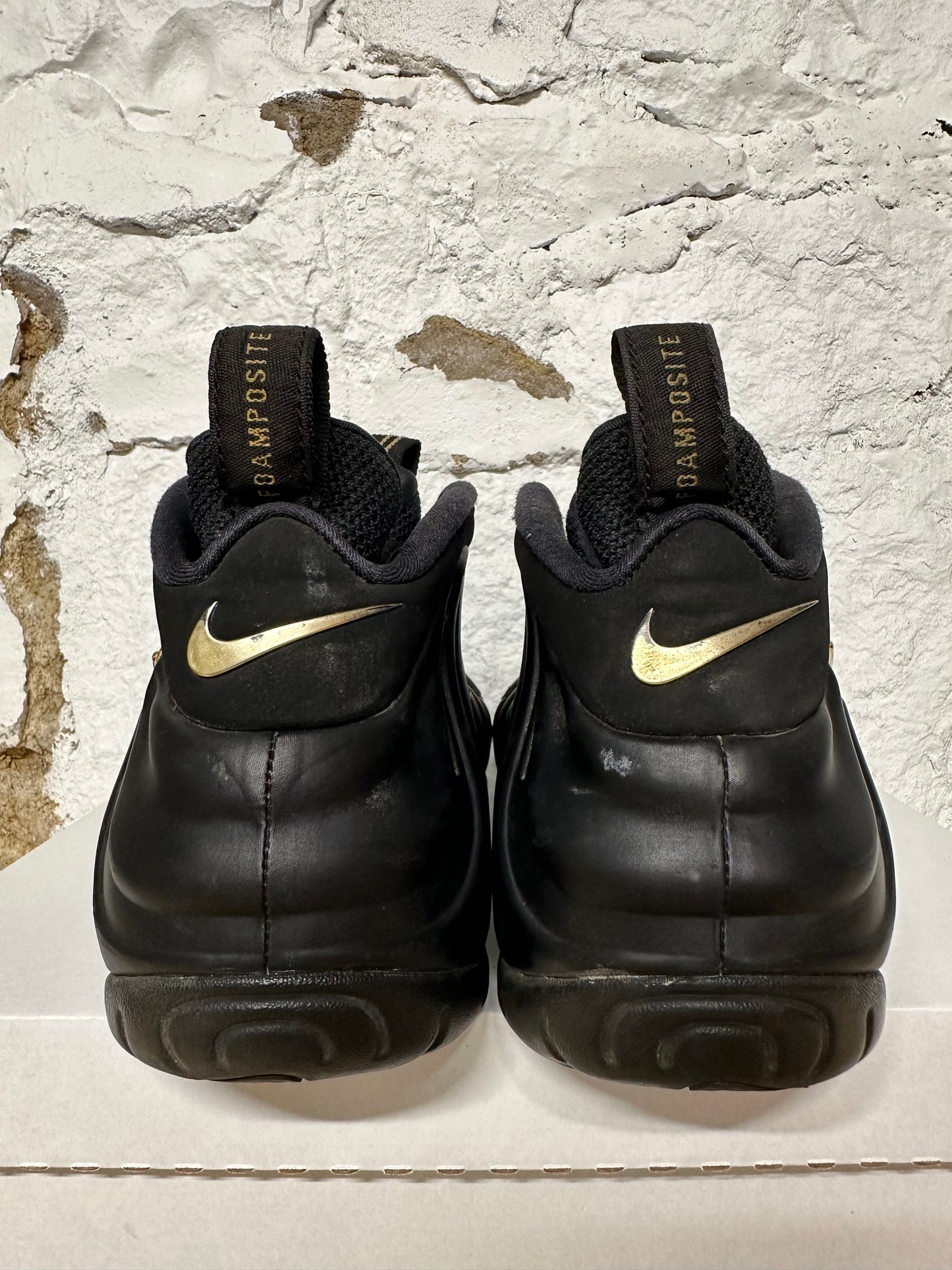 Nike Air Foamposite Pro Black Metallic Gold Sz 8.5