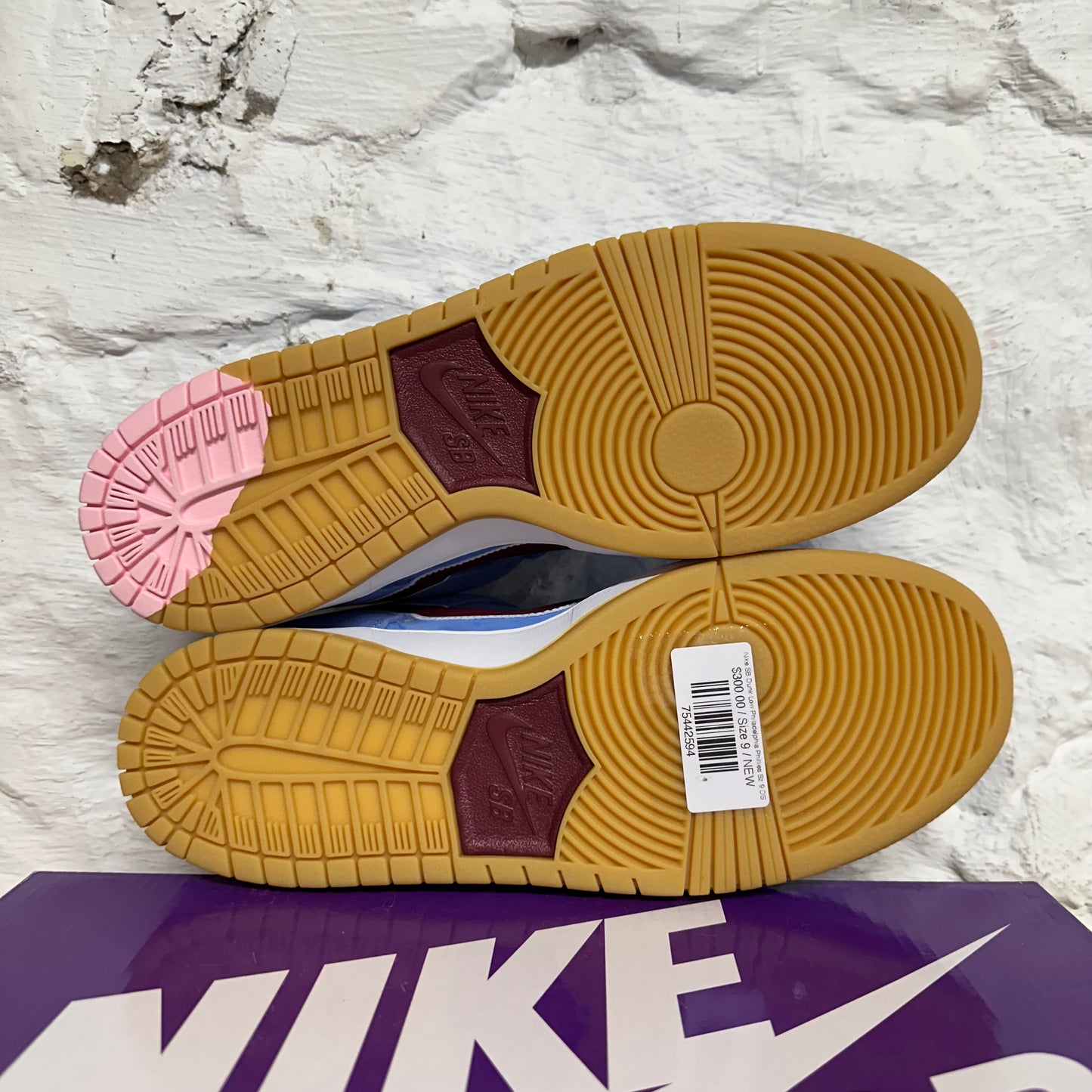 Nike SB Dunk Low Philadelphia Phillies Sz 9 DS