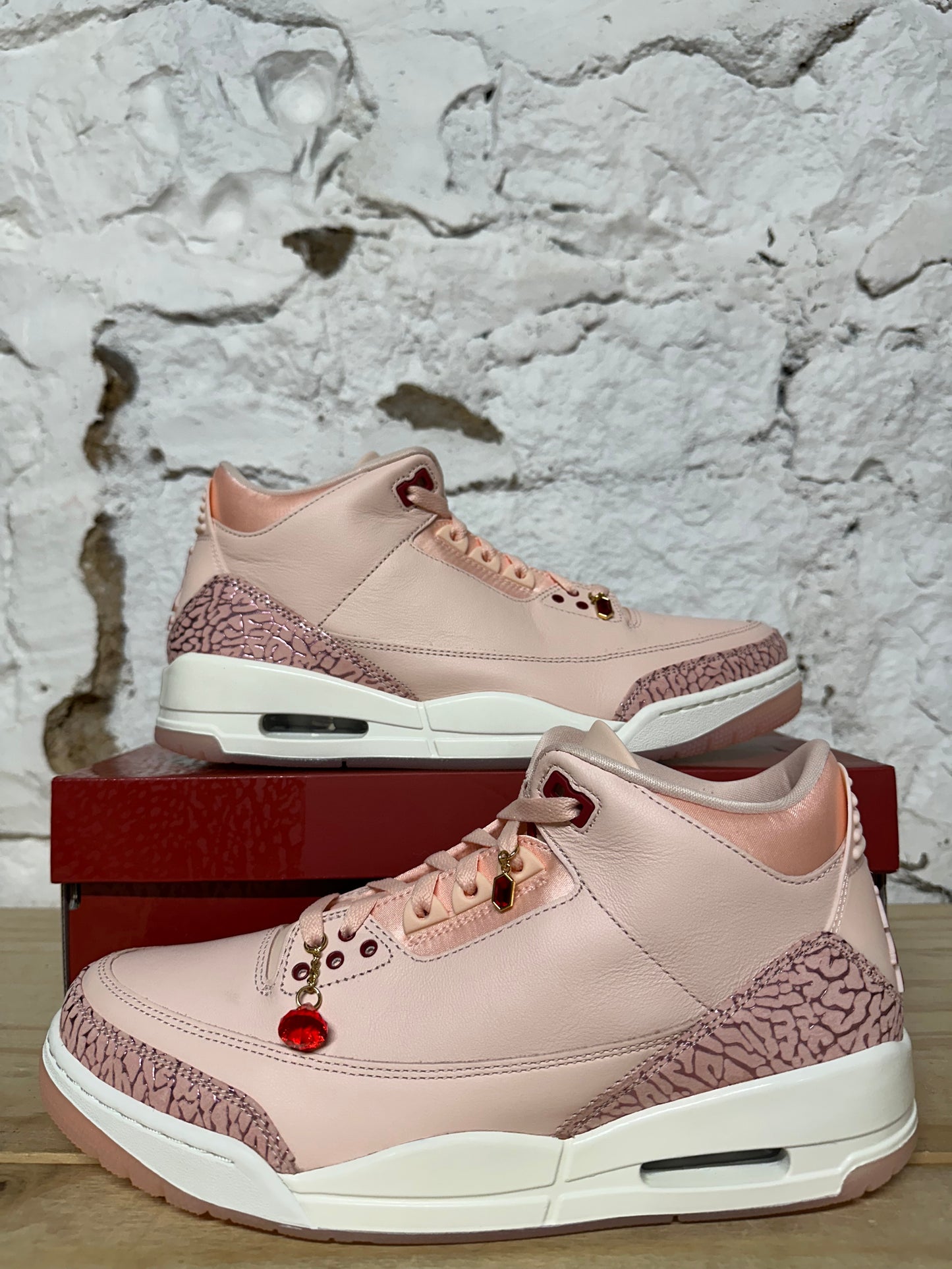 Air Jordan 3 Valentines Day Treat Yourself Sz 10.5 (12W) DS