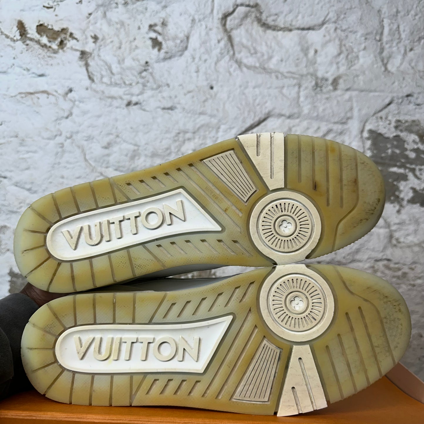 Louis Vuitton White Cream Trainer Sneaker Sz 11.5 (10LV)