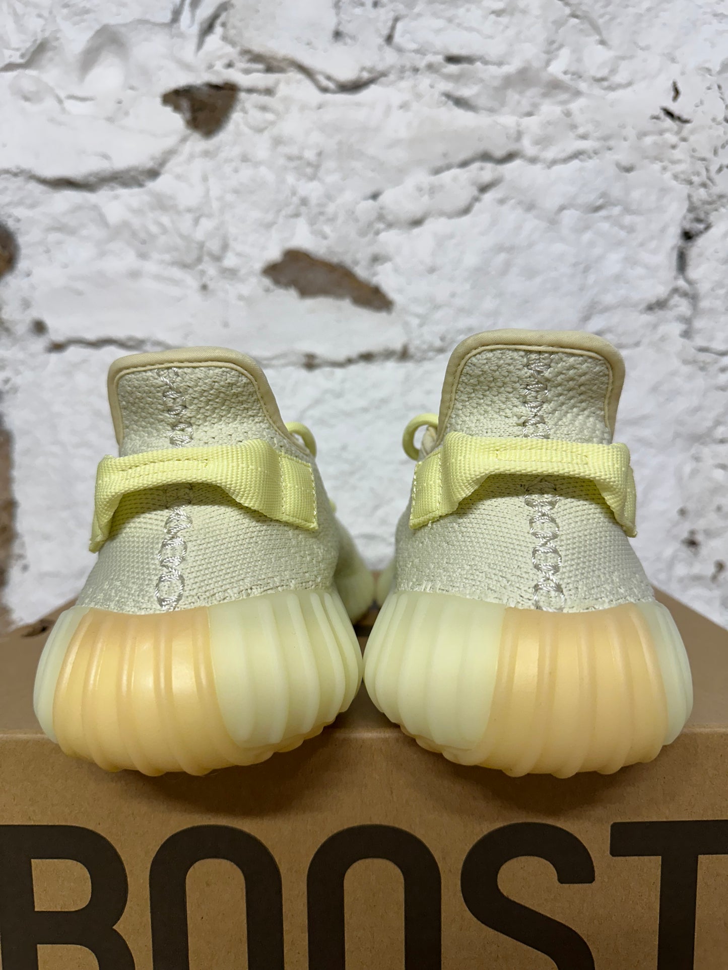 Yeezy 350 V2 Butter Sz 9.5 DS