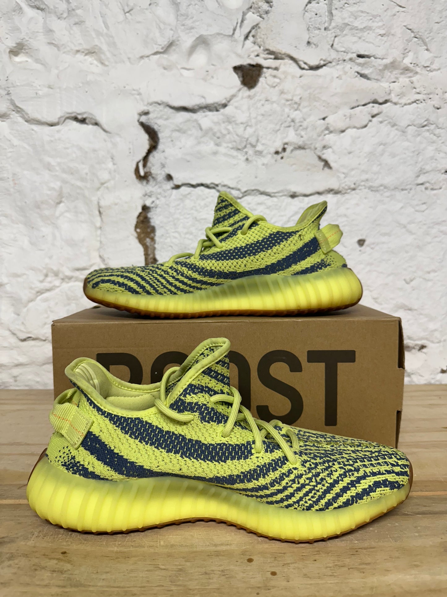Yeezy 350 V2 Semi Frozen Yellow Sz 8