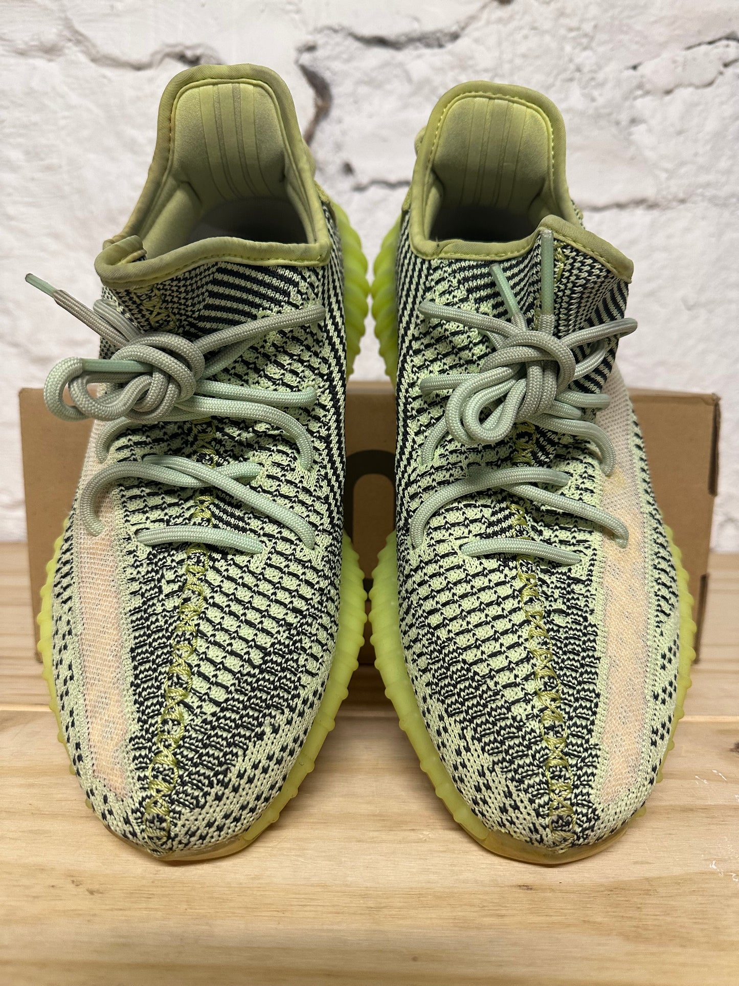 Yeezy 350 V2 Yeezreel Sz 9.5