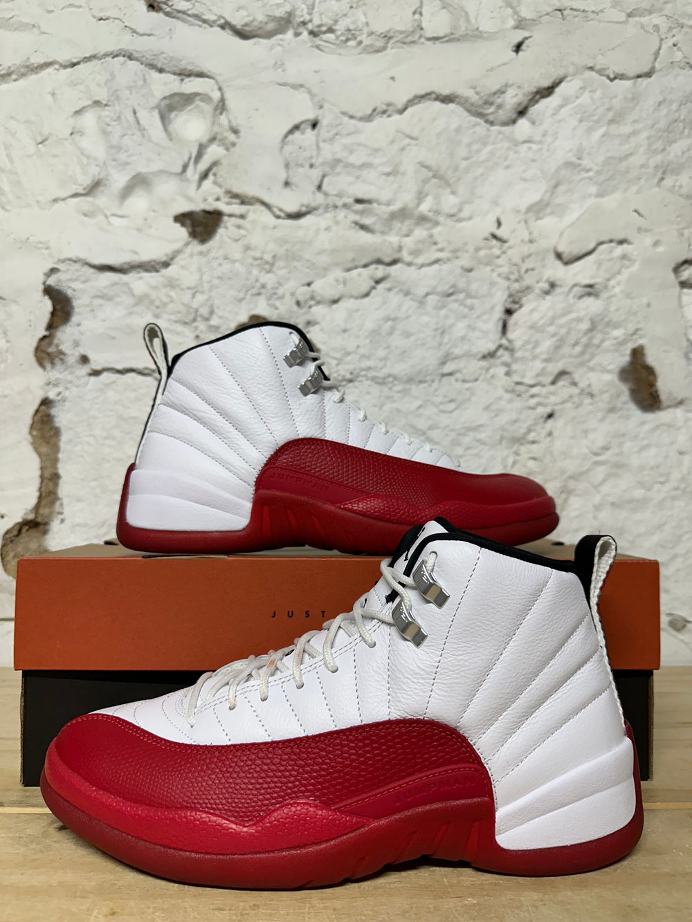 Air Jordan 12 Cherry Sz 9.5