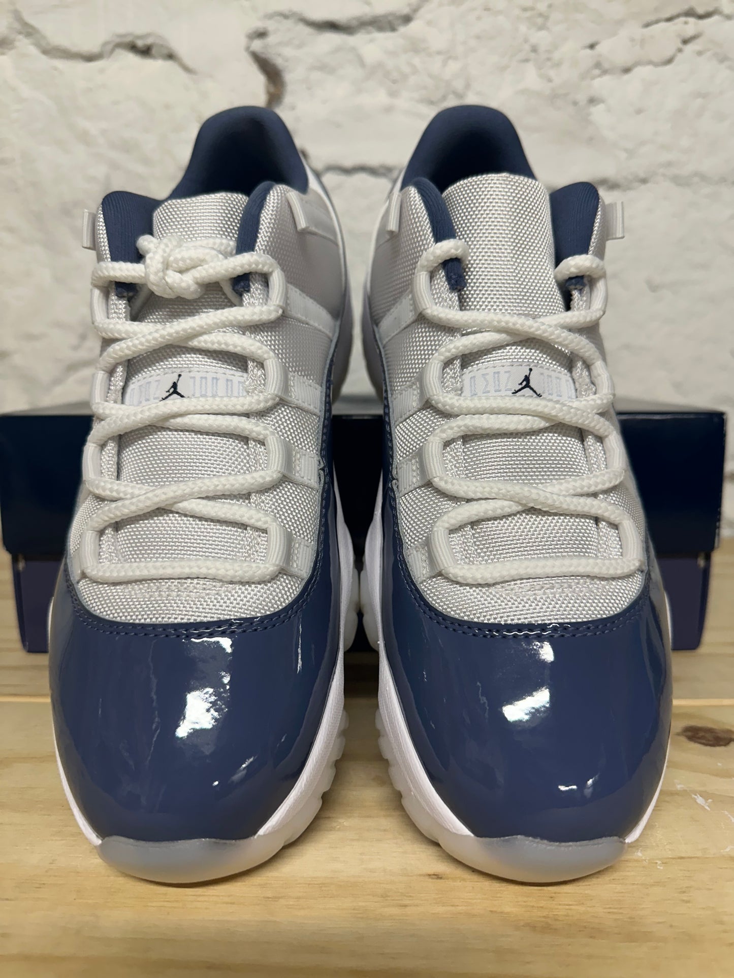 Air Jordan 11 Low Diffused Blue Sz 9 DS