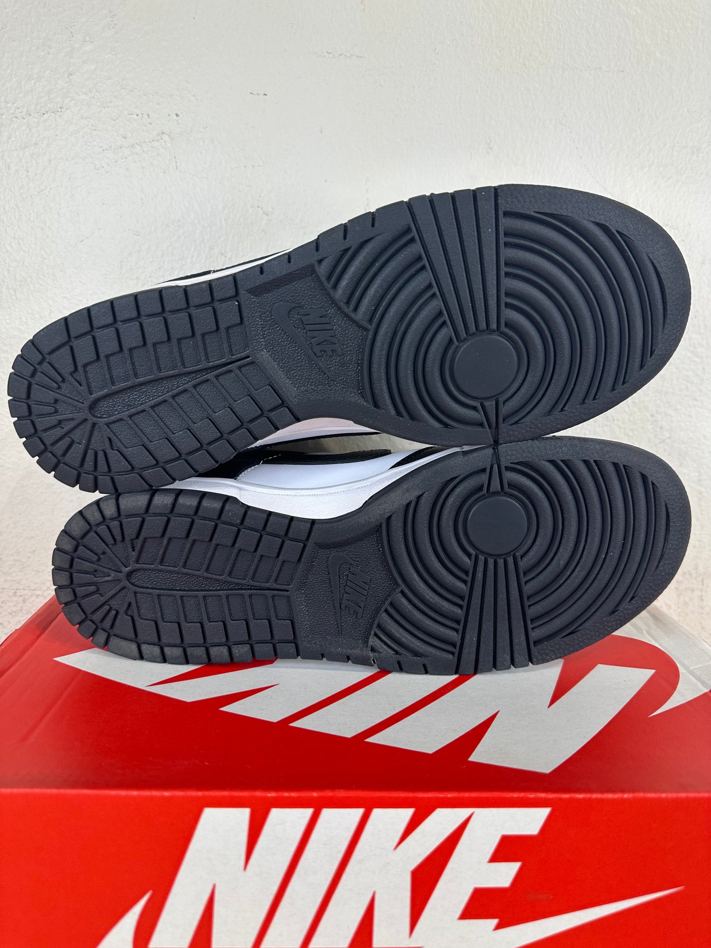 Nike Dunk Low Panda Sz 9 DS