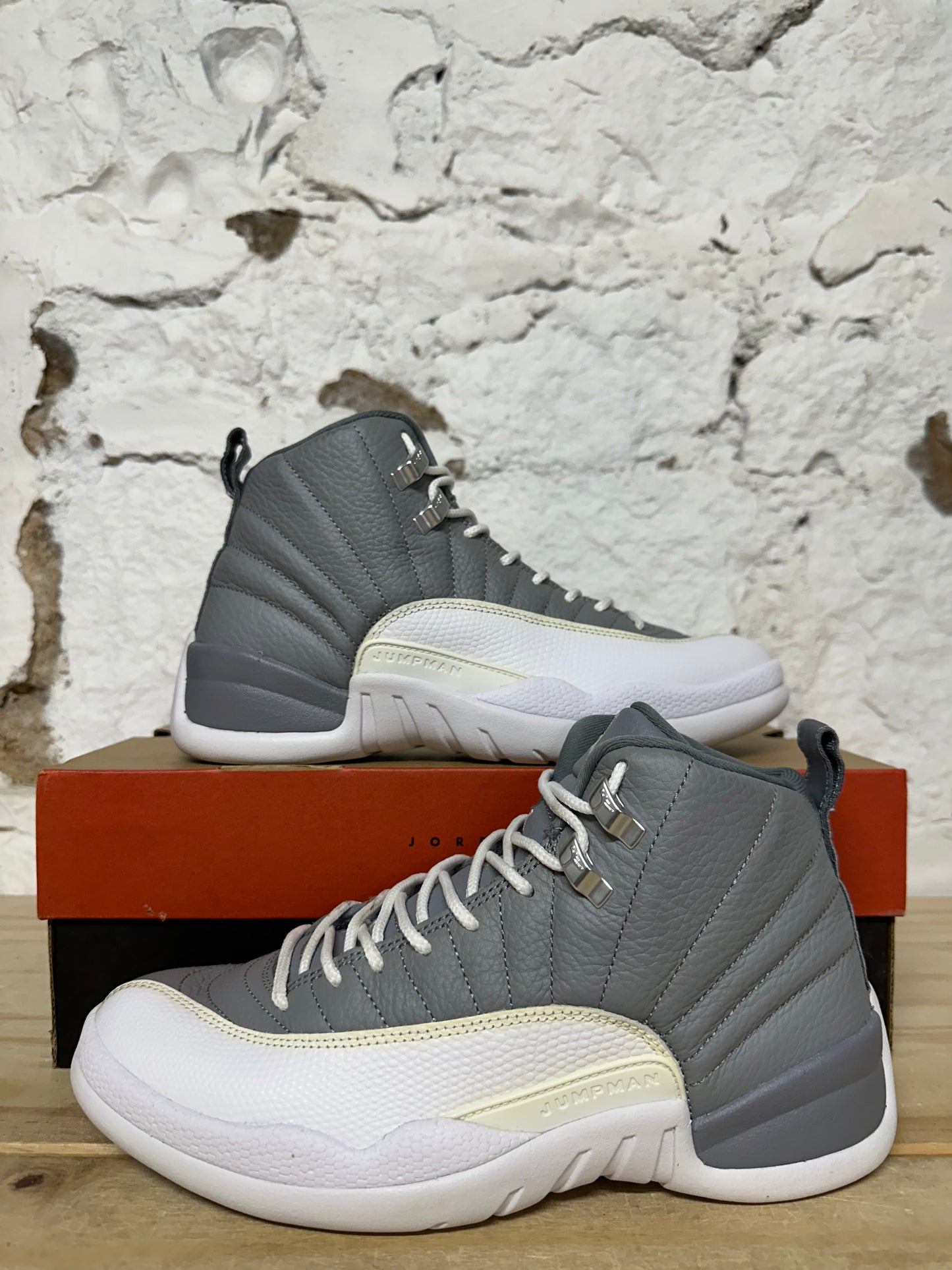 Air Jordan 12 Stealth Sz 7.5