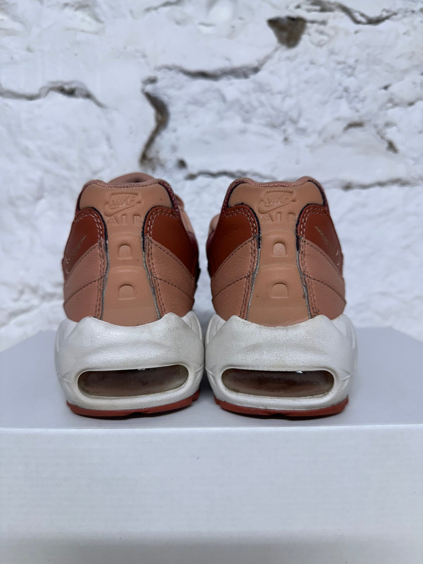 Nike Air Max 95 Dusty Peach Sz 7 (8.5W)