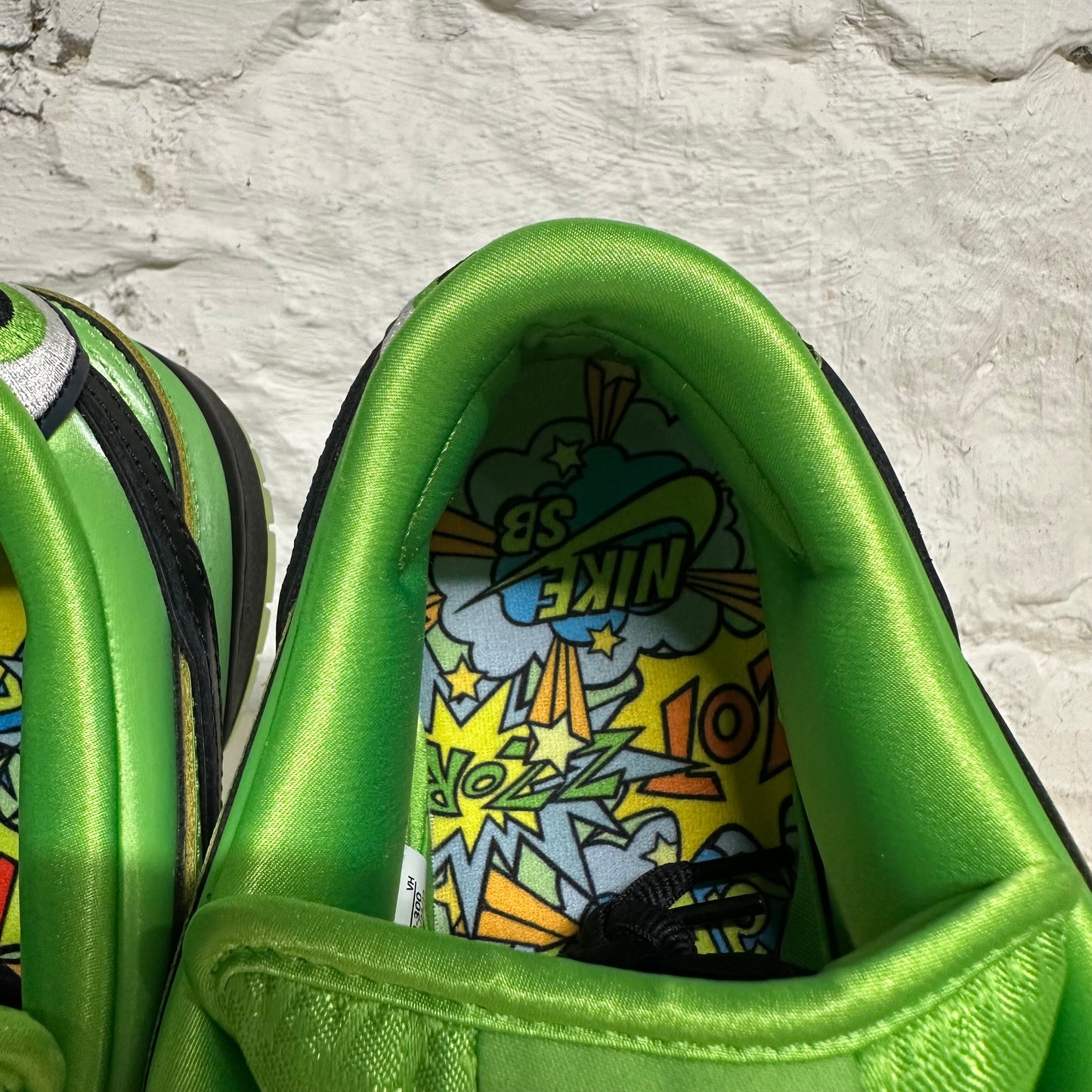 Nike SB Dunk Low Powerpuff Girls Buttercup Sz 11 DS