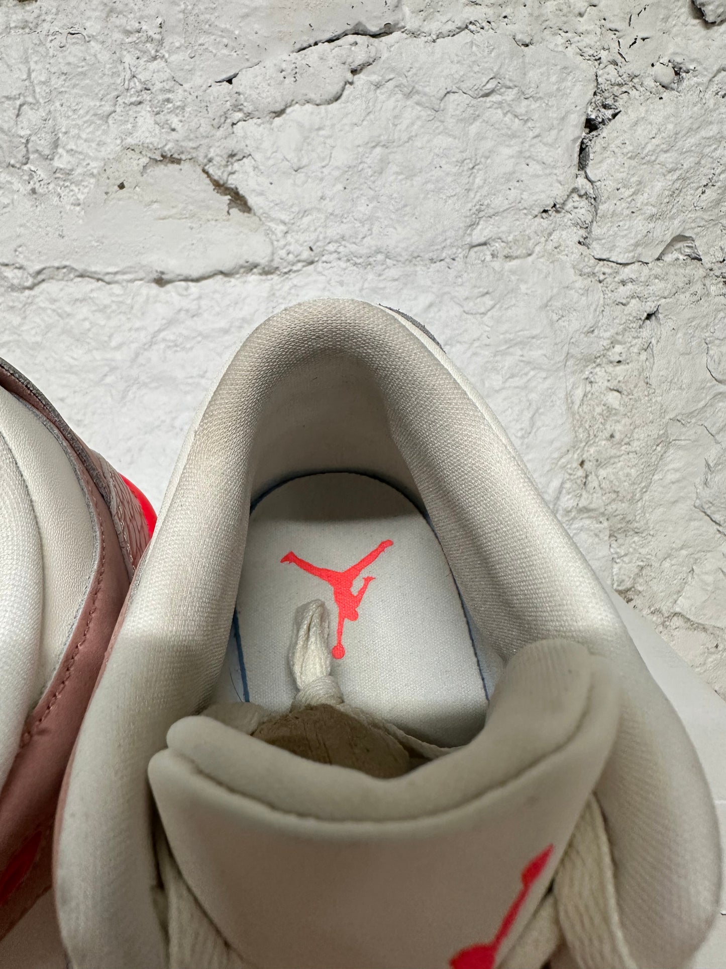 Air Jordan 3 Rust Pink Sz 8 (9.5W)