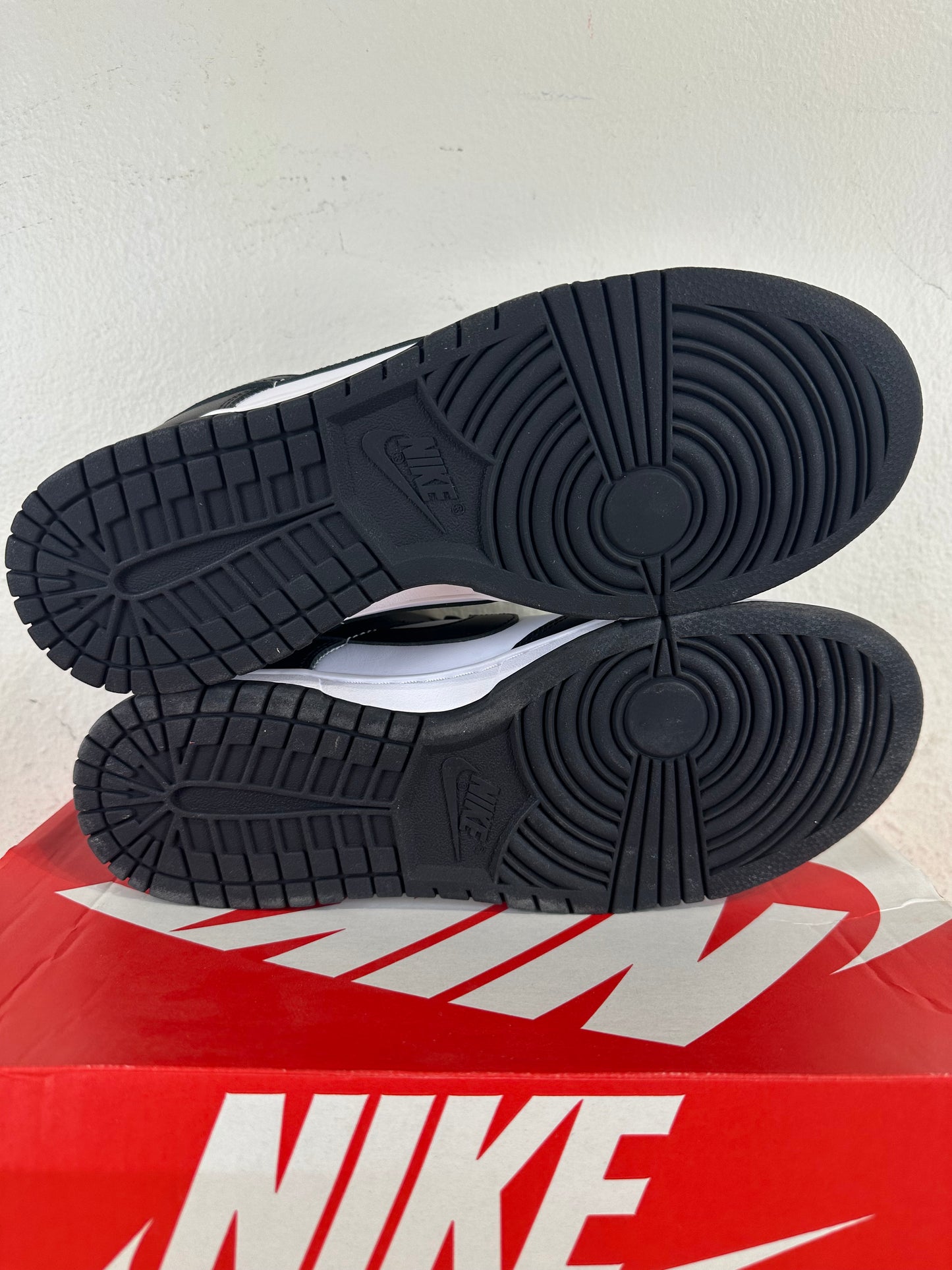 Nike Dunk Low Panda Sz 9 DS