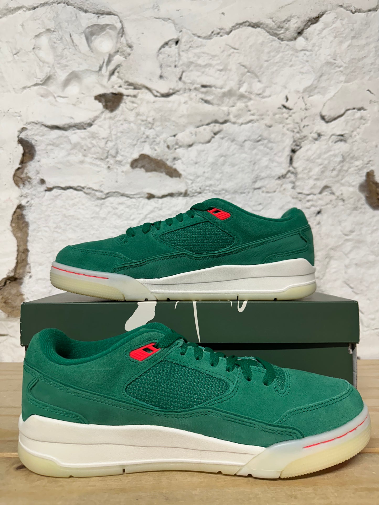 Jordan Flight Court Malachite Sz 9.5