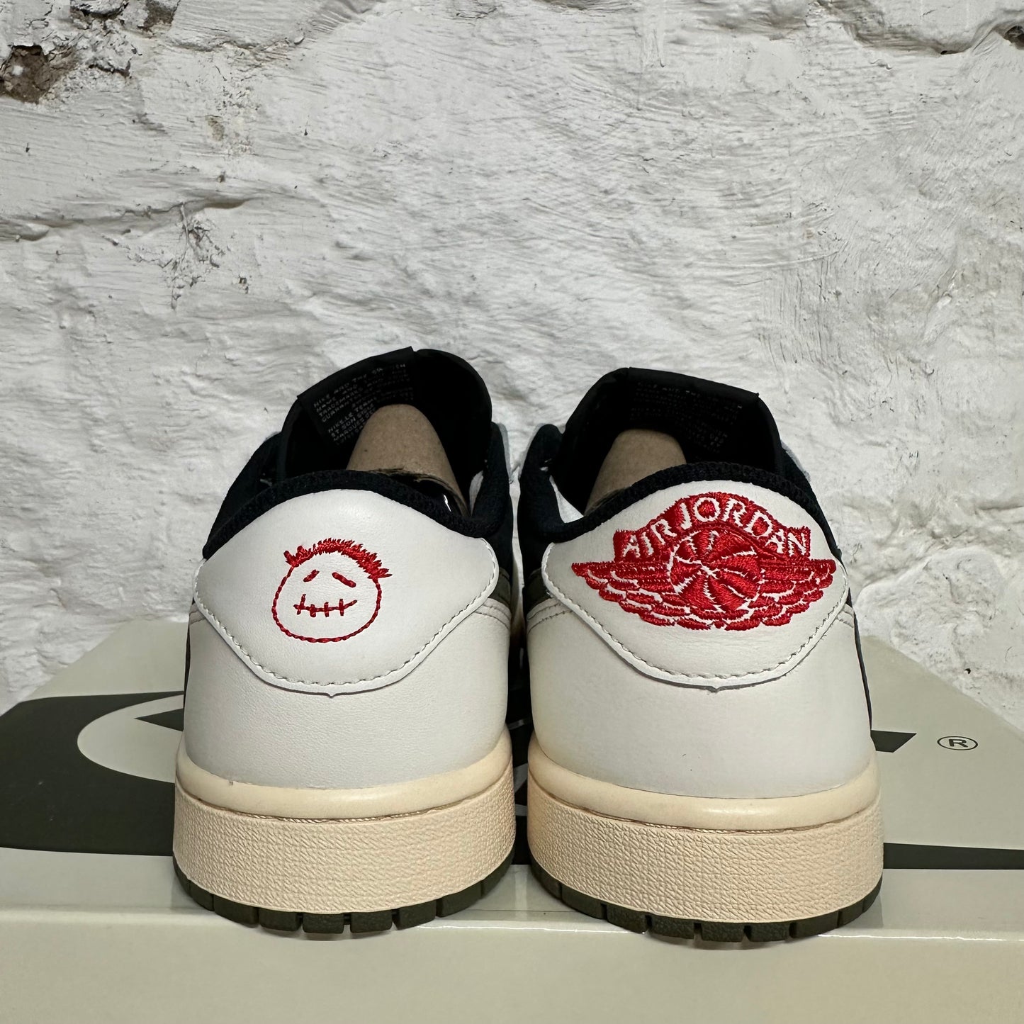 Air Jordan 1 Low Travis Scott Olive Sz 8 (9.5W)