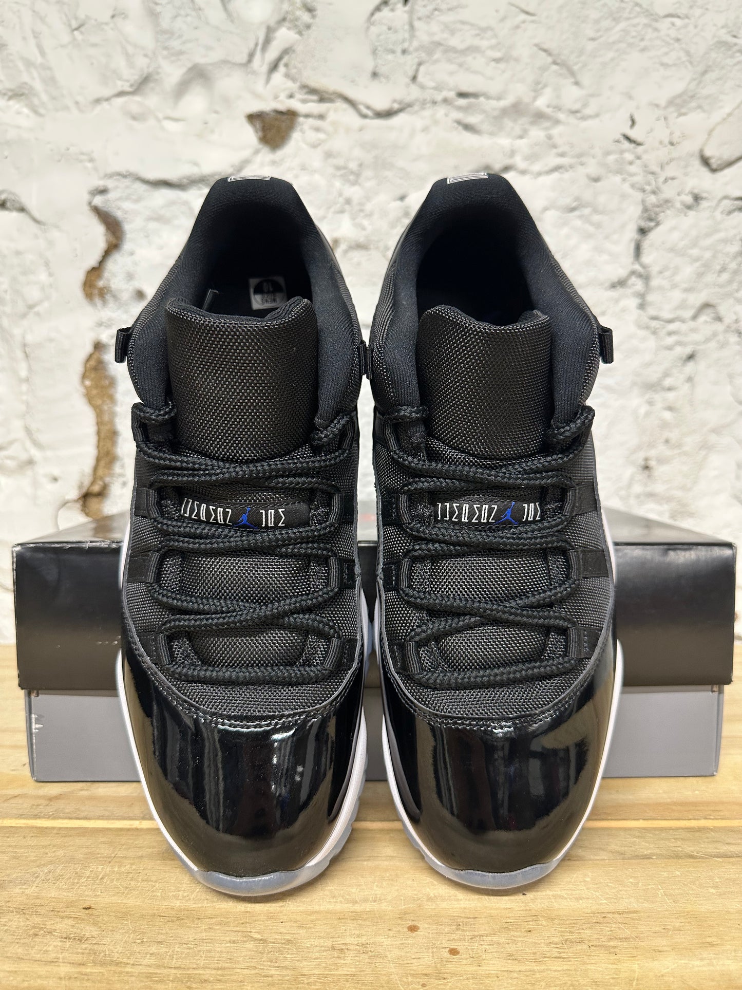 Air Jordan 11 Low Space Jam Sz 10