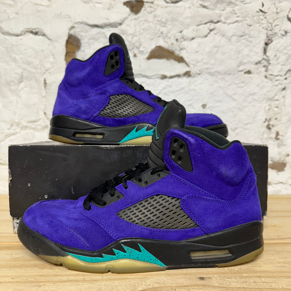 Air Jordan 5 Alternate Grape Sz 10.5
