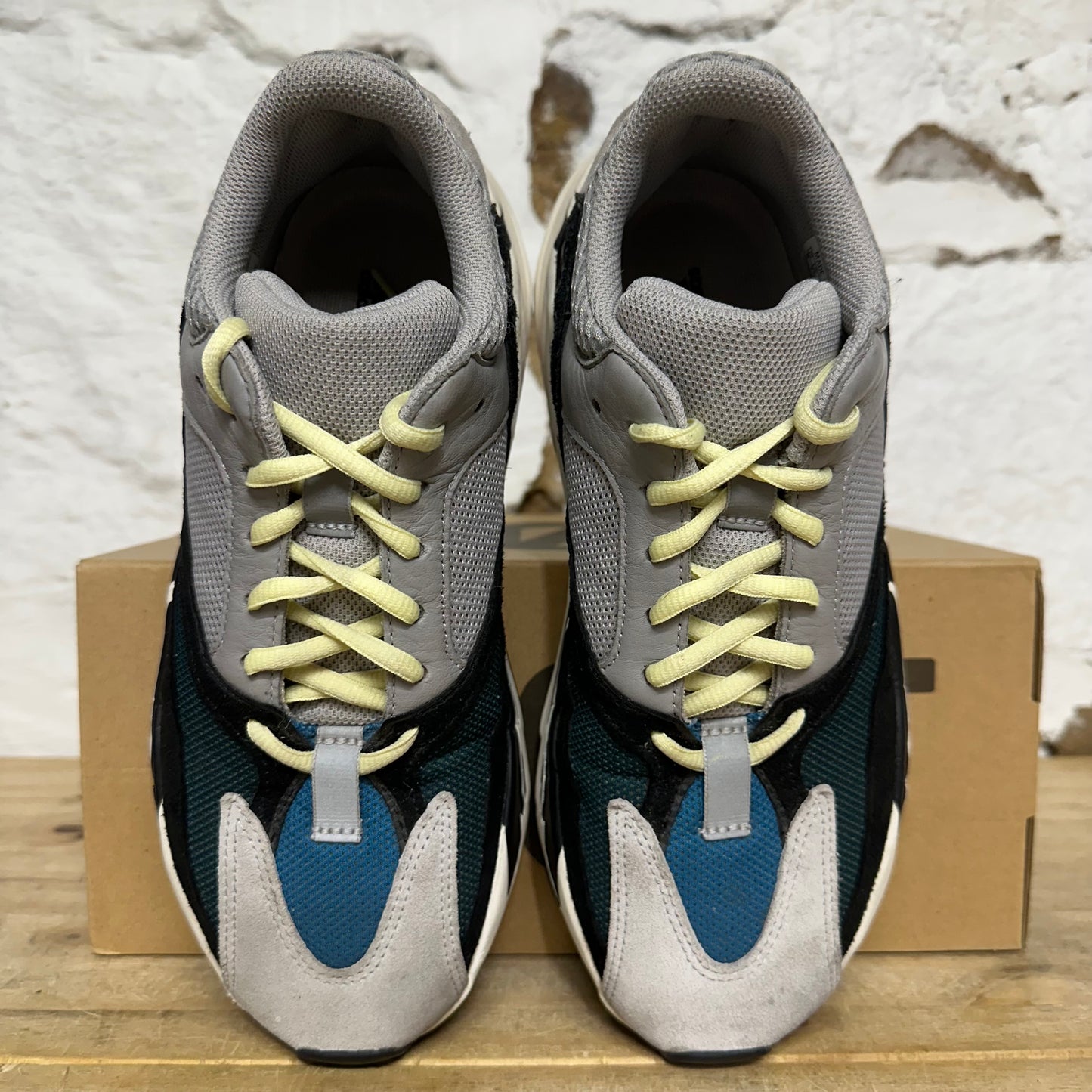 Yeezy 700 Wave Runner Sz 8