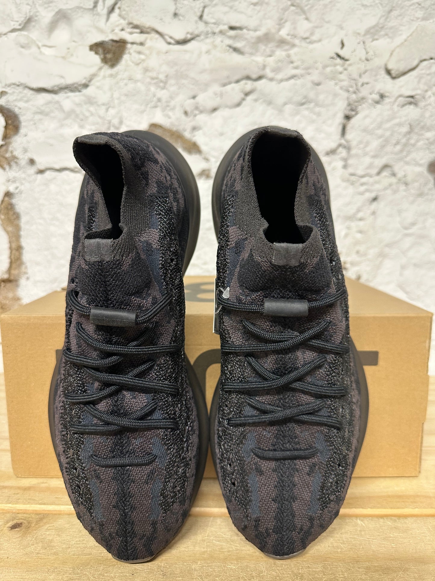 Yeezy 380 Onyx Sz 10.5 DS