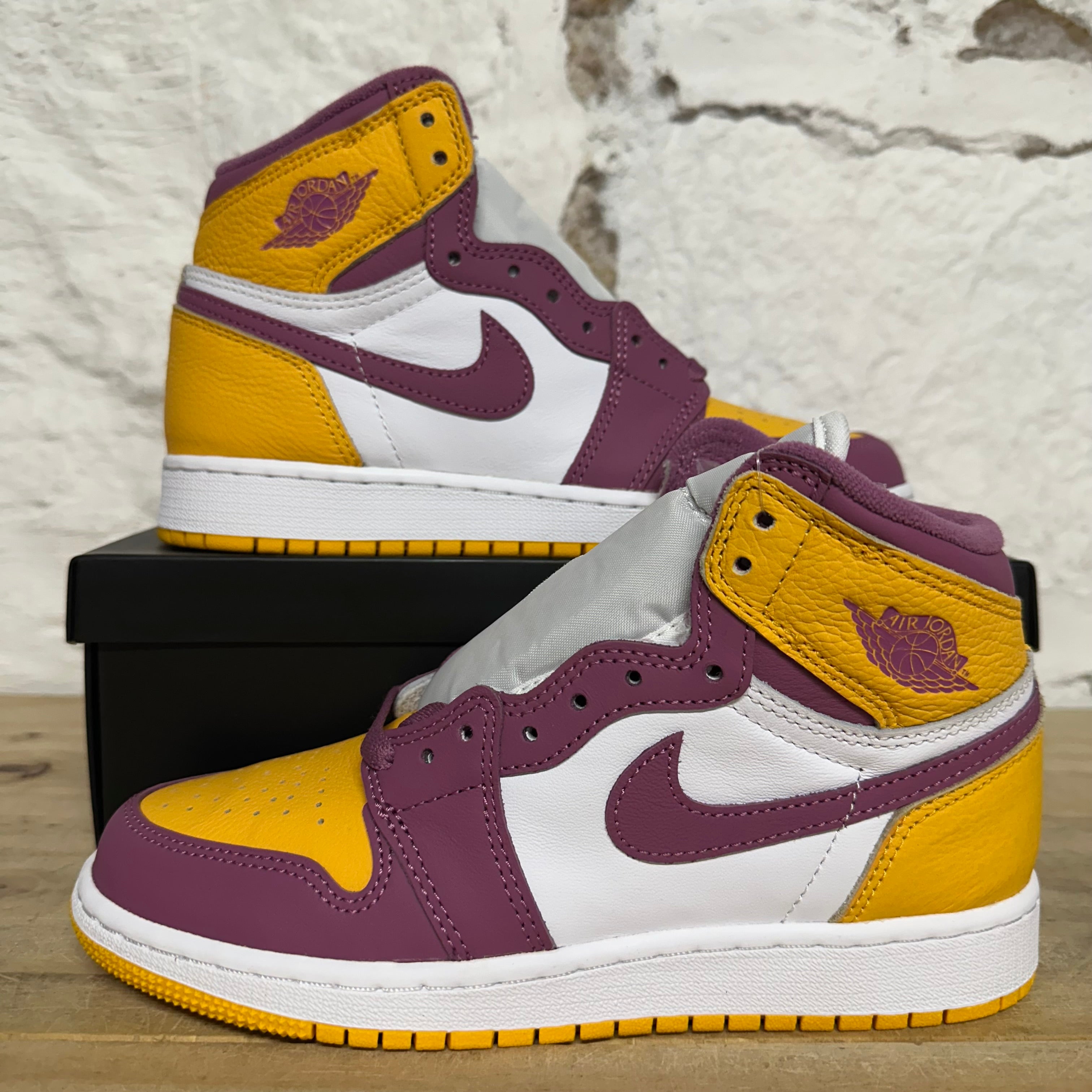 Air Jordan 1 High Brotherhood Sz 4.5Y DS