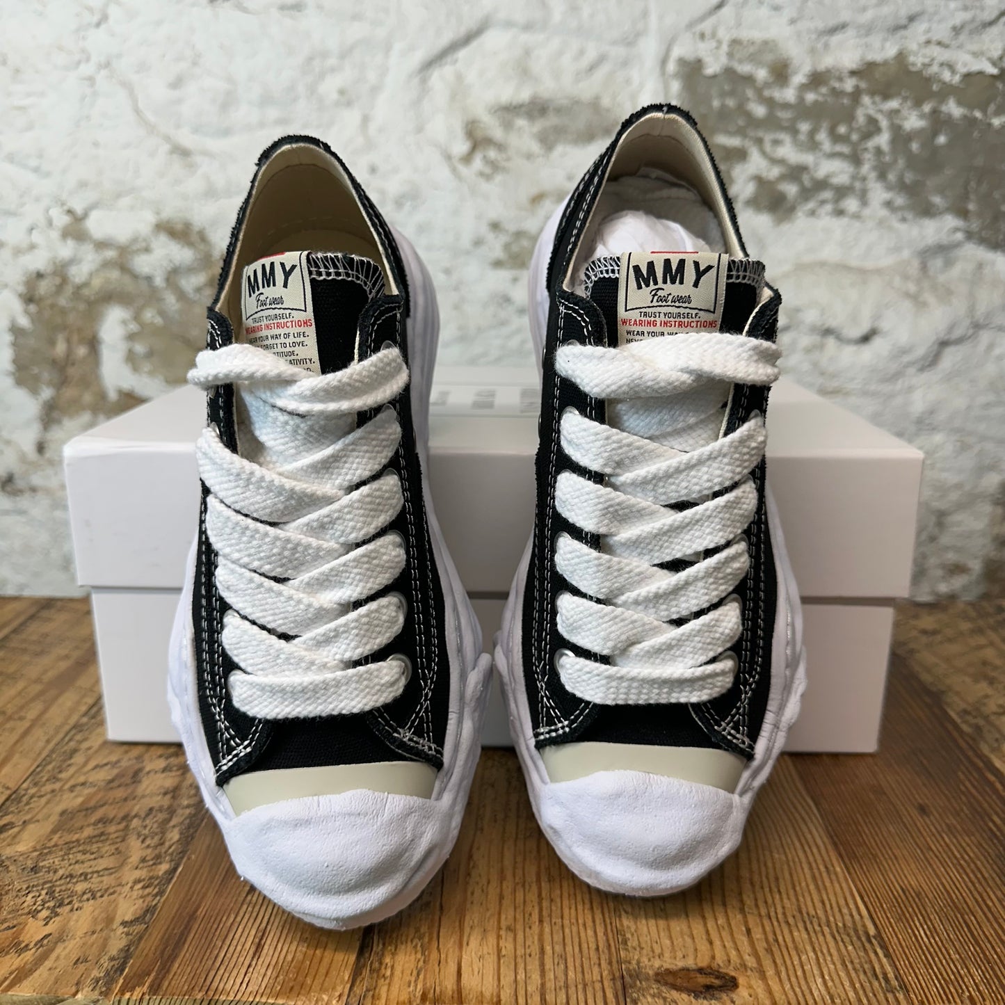 Maison MIhara Black White Hank Sneaker Sz 6 (38) DS