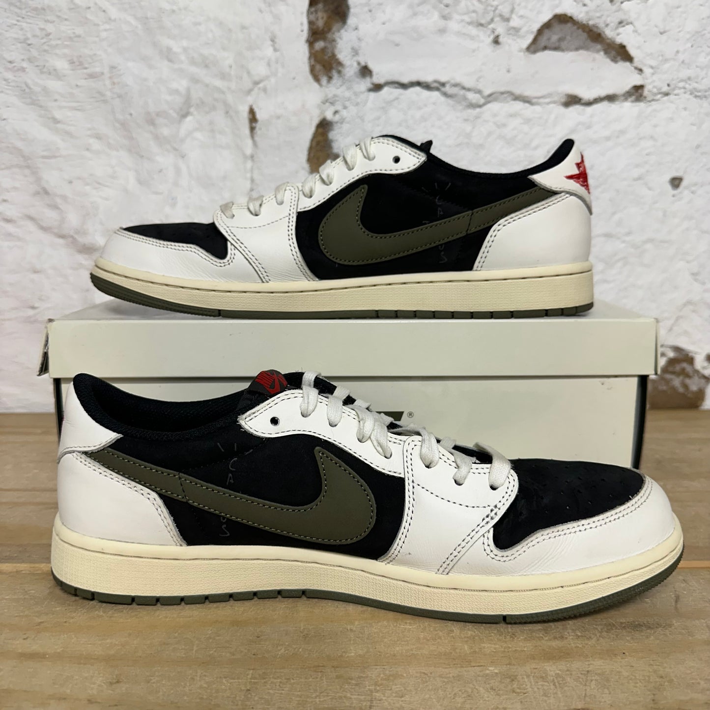 Air Jordan 1 Low Travis Scott Olive Sz 11.5 (13W)