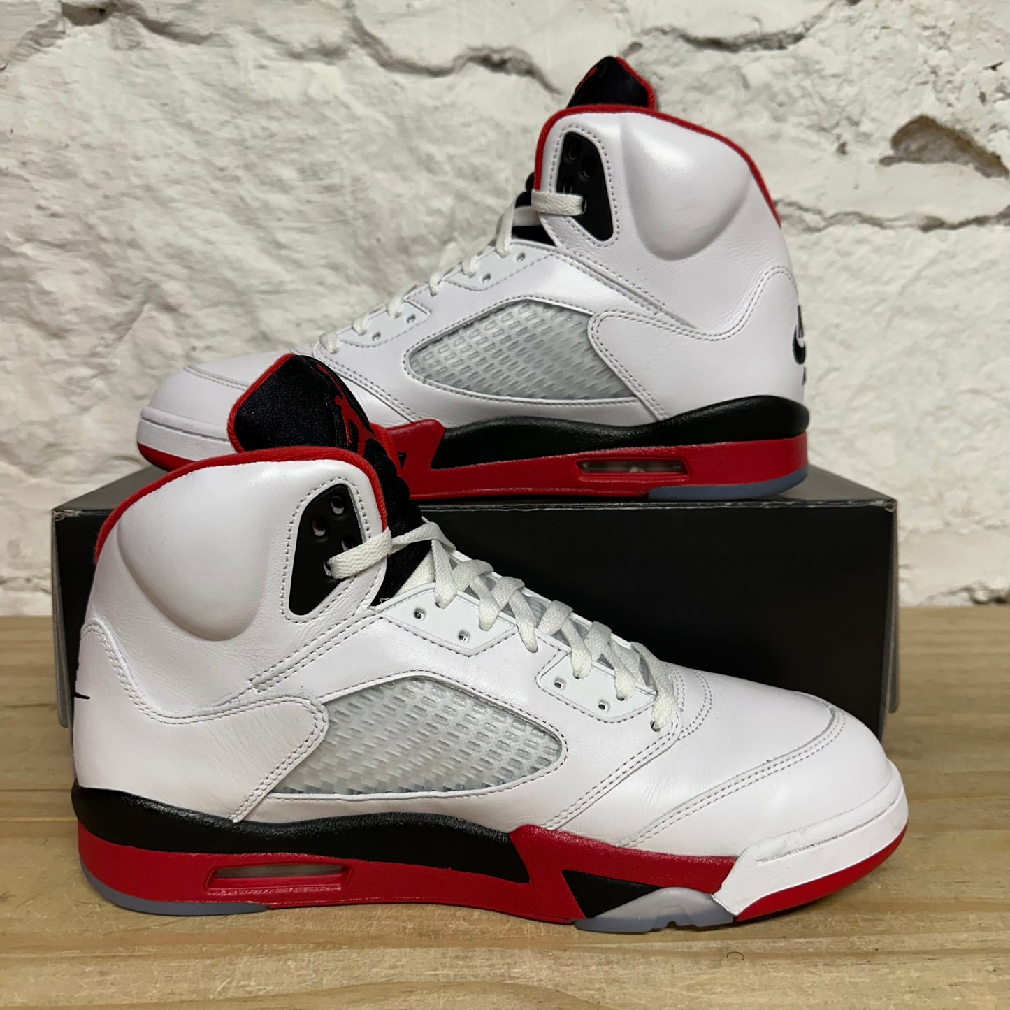 Air Jordan 5 Fire Red Black Tongue (2025) Sz 12
